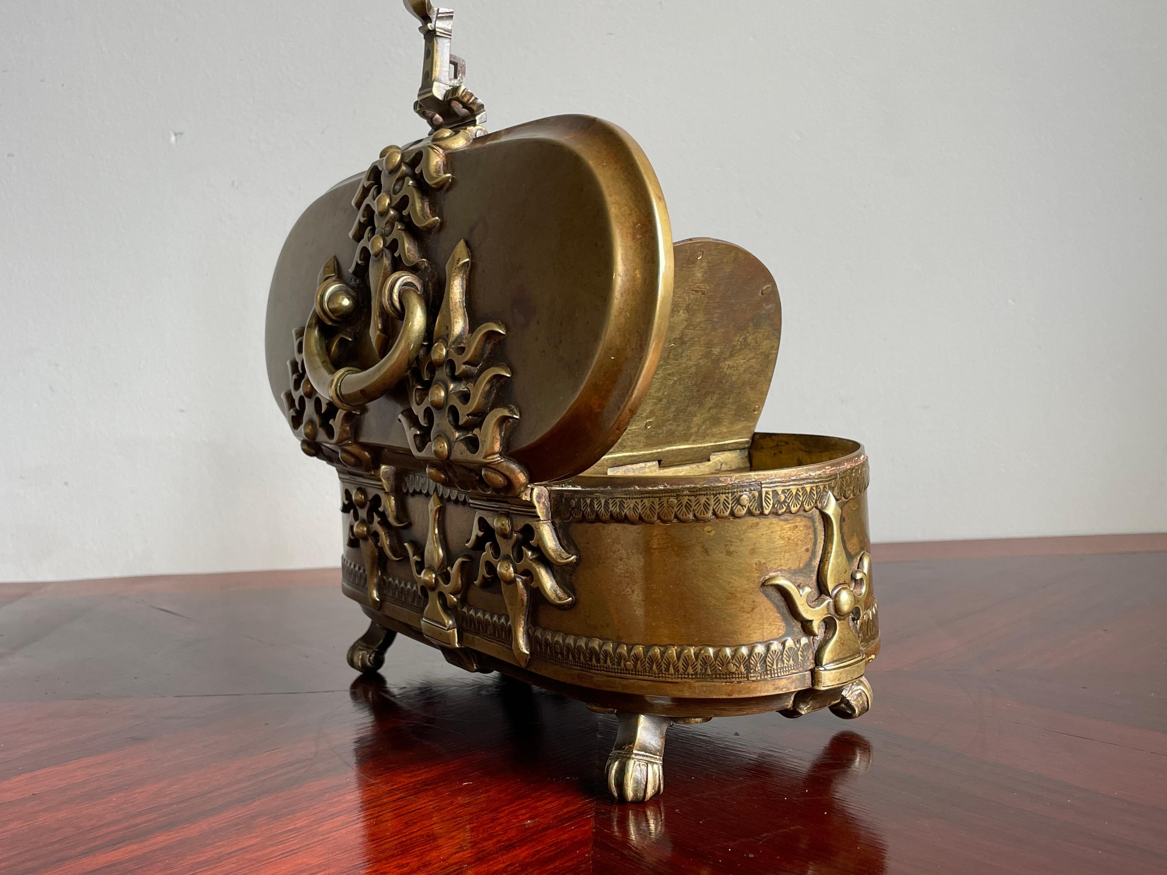 Unique & Stunning 1800s Bronze & Brass Betel Nut Box Museum Quality & Condition For Sale 3