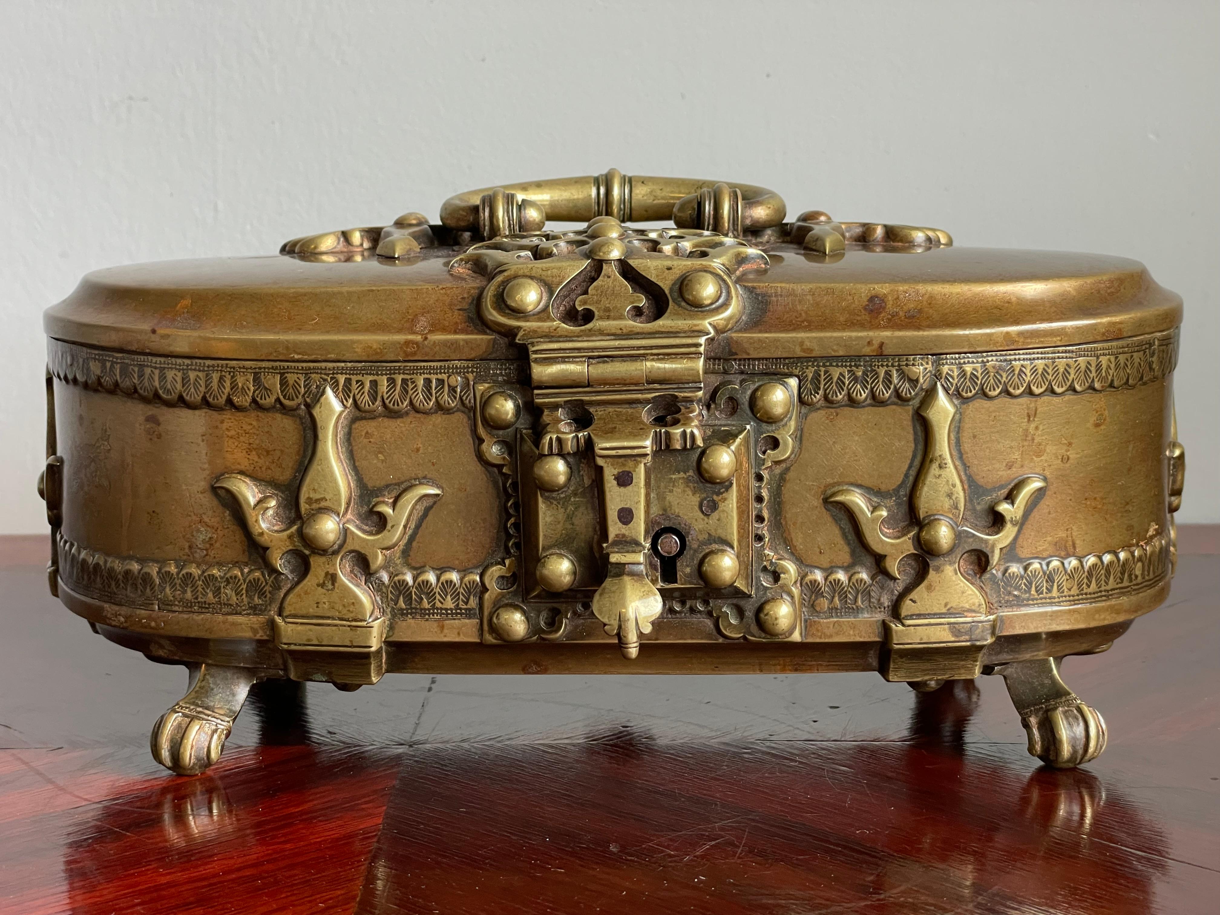 Unique & Stunning 1800s Bronze & Brass Betel Nut Box Museum Quality & Condition For Sale 7