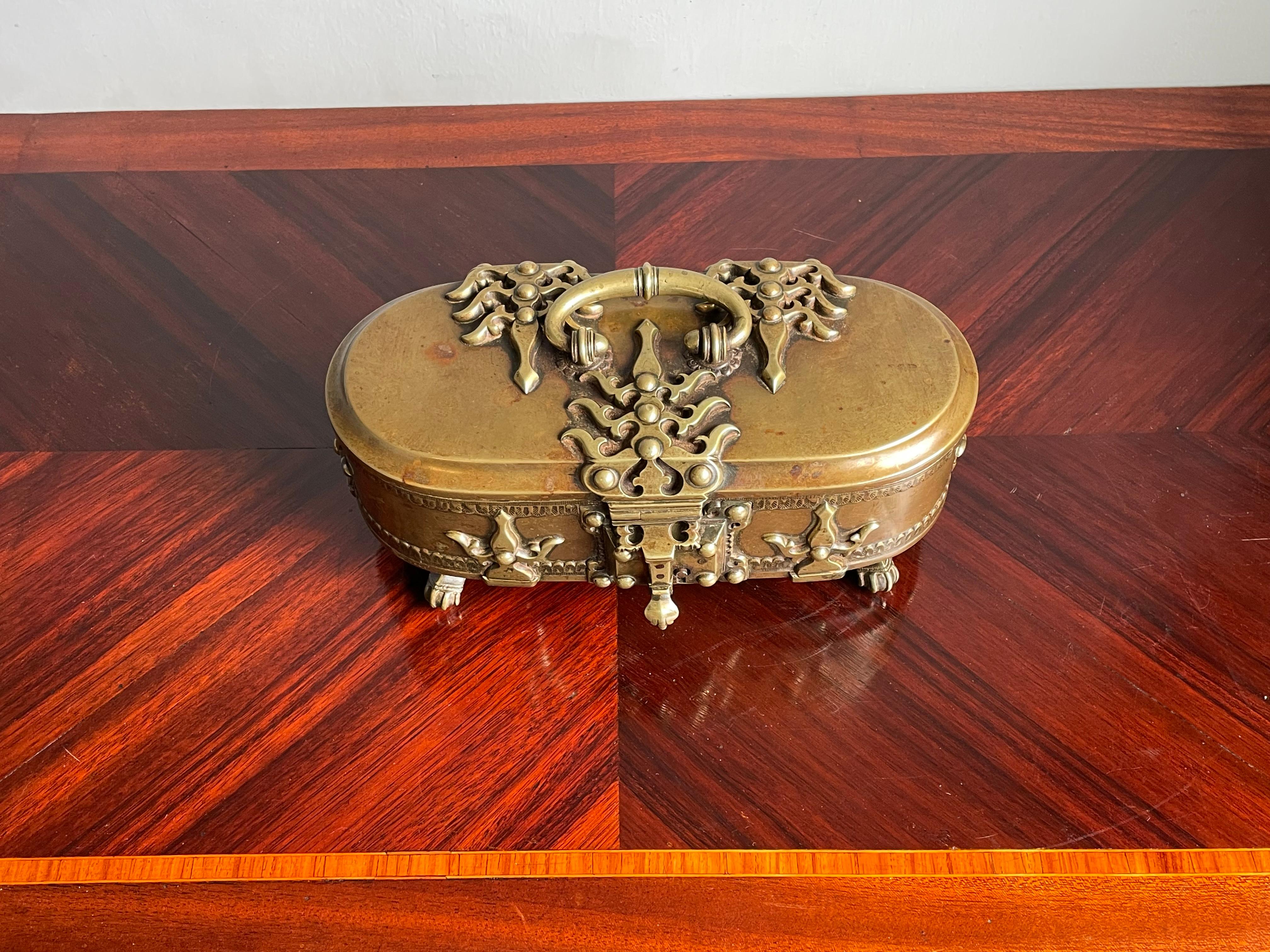 Unique & Stunning 1800s Bronze & Brass Betel Nut Box Museum Quality & Condition For Sale 8