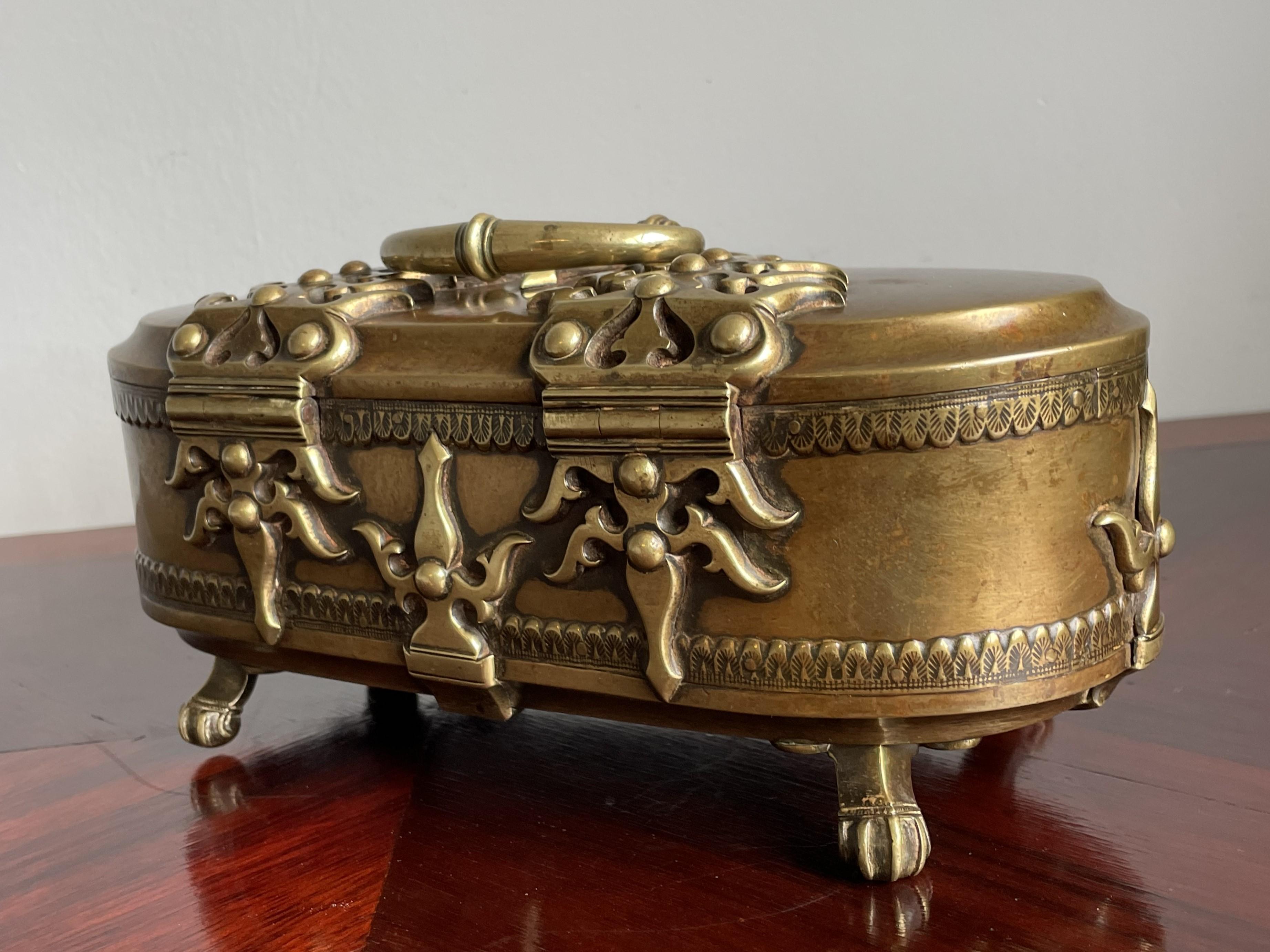 Cast Unique & Stunning 1800s Bronze & Brass Betel Nut Box Museum Quality & Condition For Sale