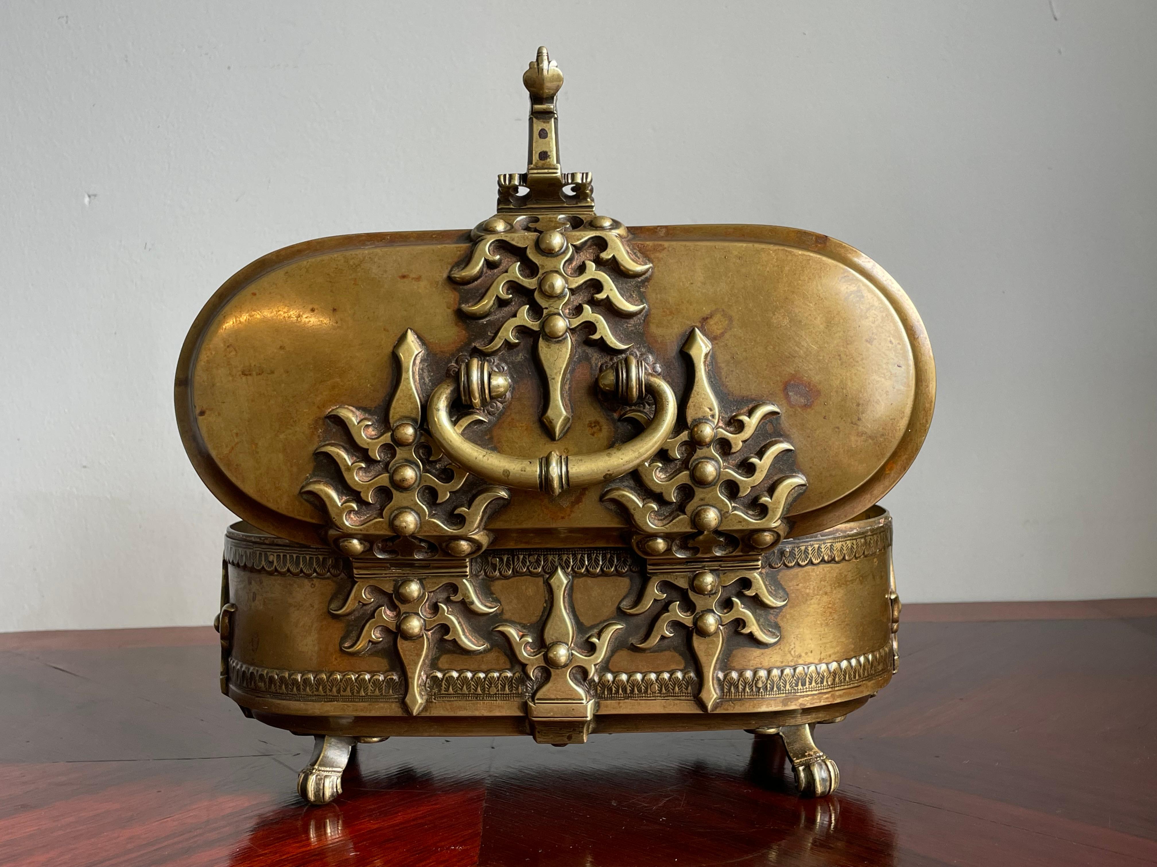 19th Century Unique & Stunning 1800s Bronze & Brass Betel Nut Box Museum Quality & Condition For Sale