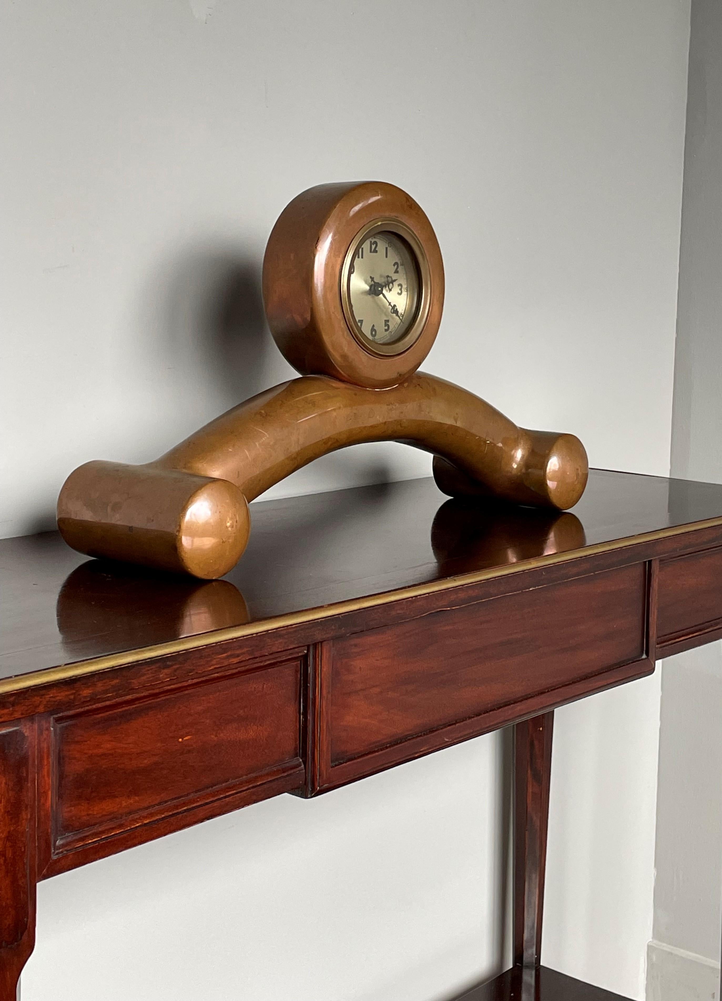 Horloge de cheminée ou de table unique, élégante et entièrement fabriquée à la main en cuivre de style Art déco en vente 4