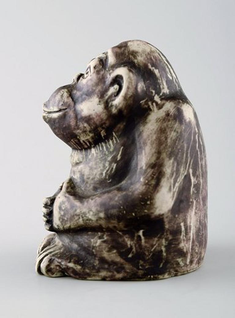 Unique Sven Wejsfelt, monkey in ceramics.
Beautiful, high quality glaze.
Signed.
In perfect condition.
Measures: 8 x 6 cm.