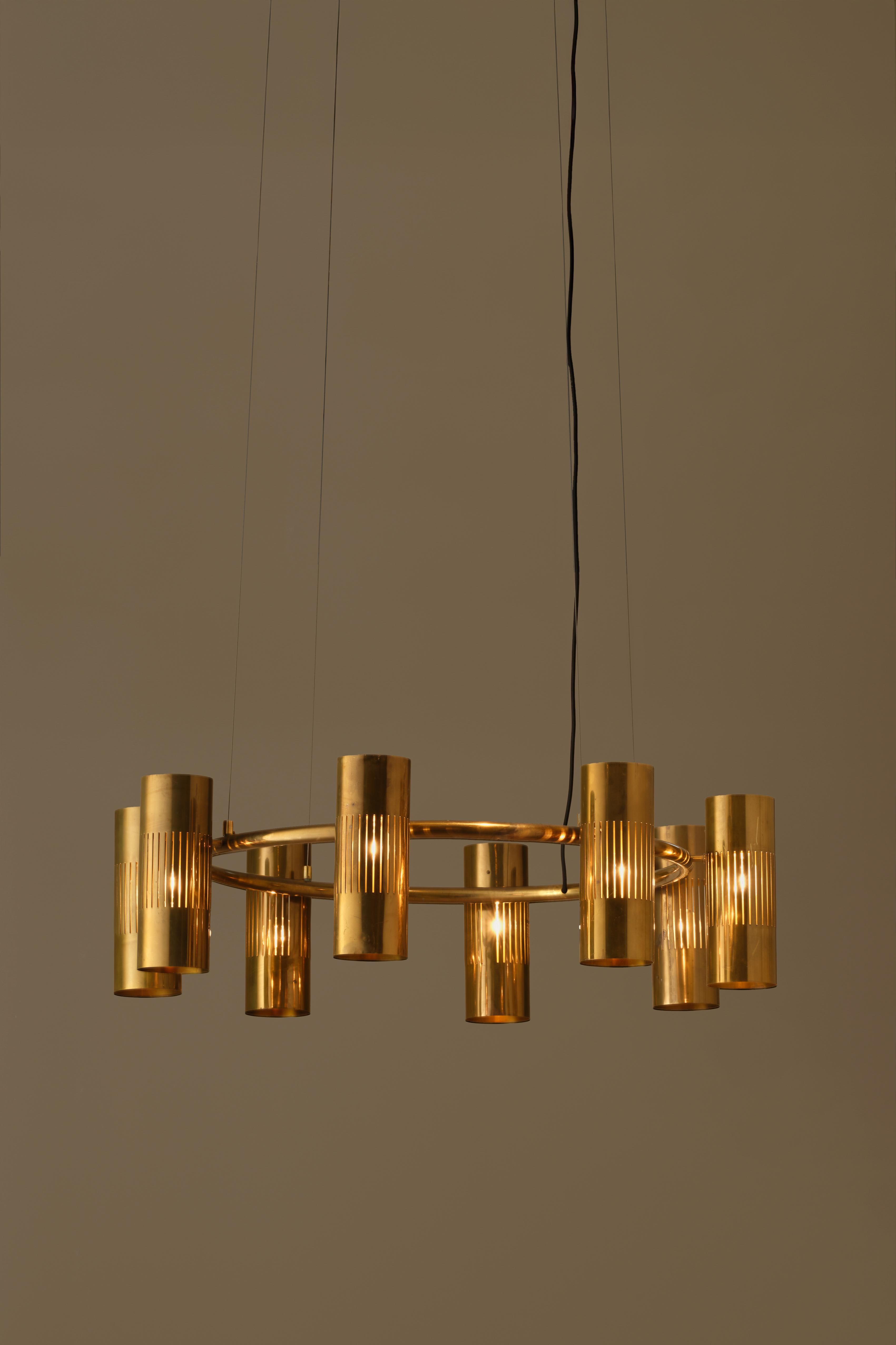 Candelabros suecos únicos de latón, años 50 Escandinavo moderno en venta