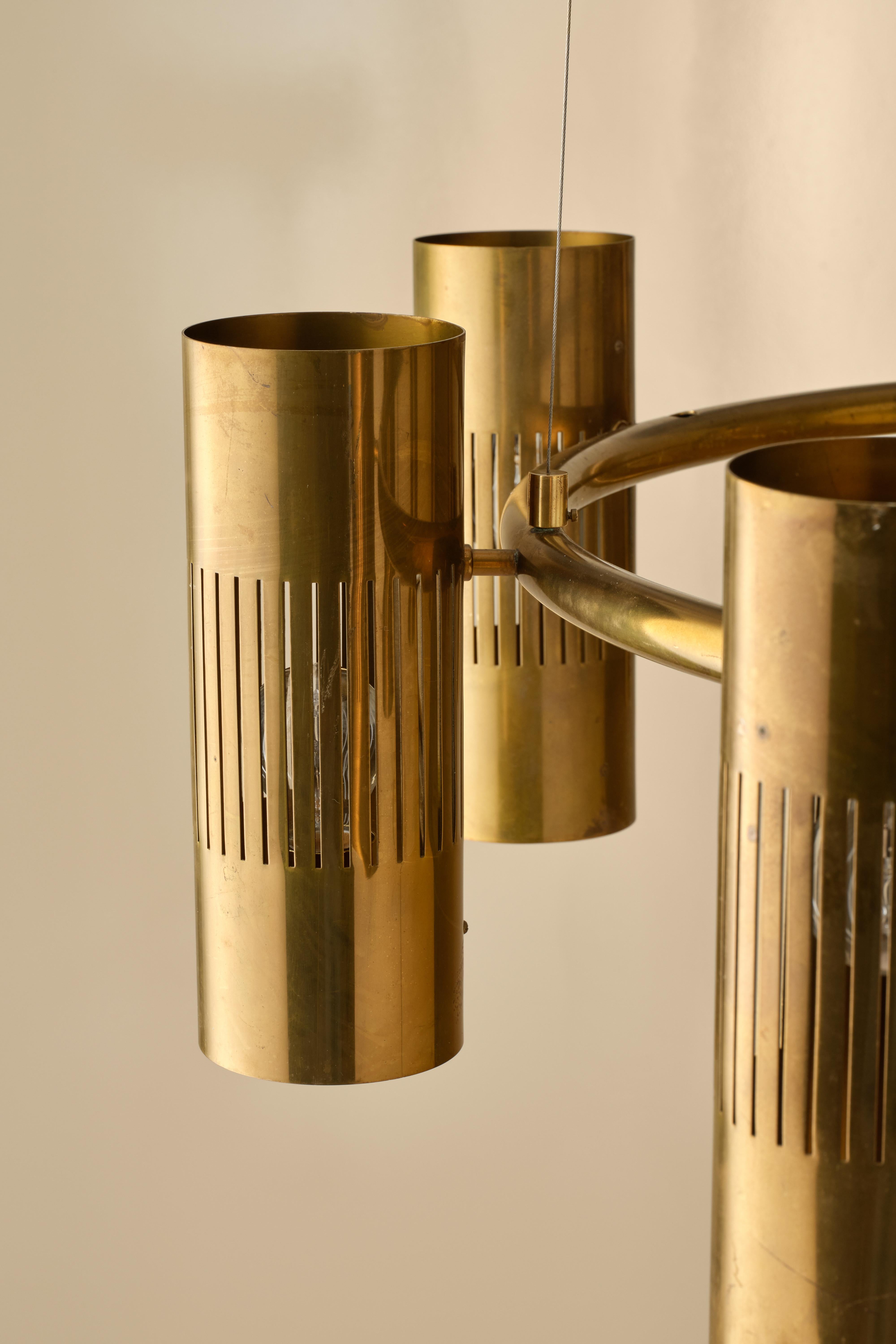 Candelabros suecos únicos de latón, años 50 mediados del siglo XX en venta