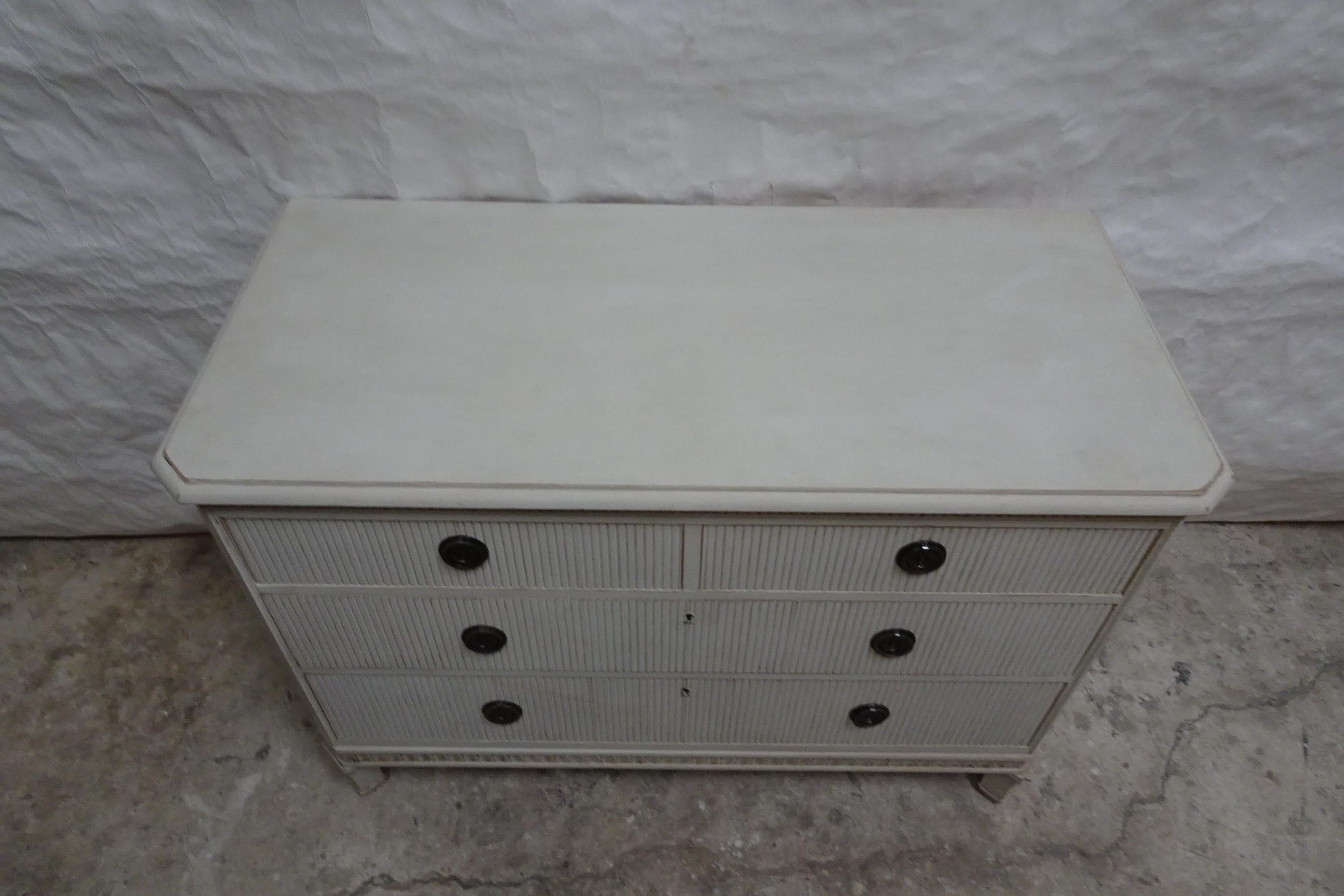 gustavian chest of drawers