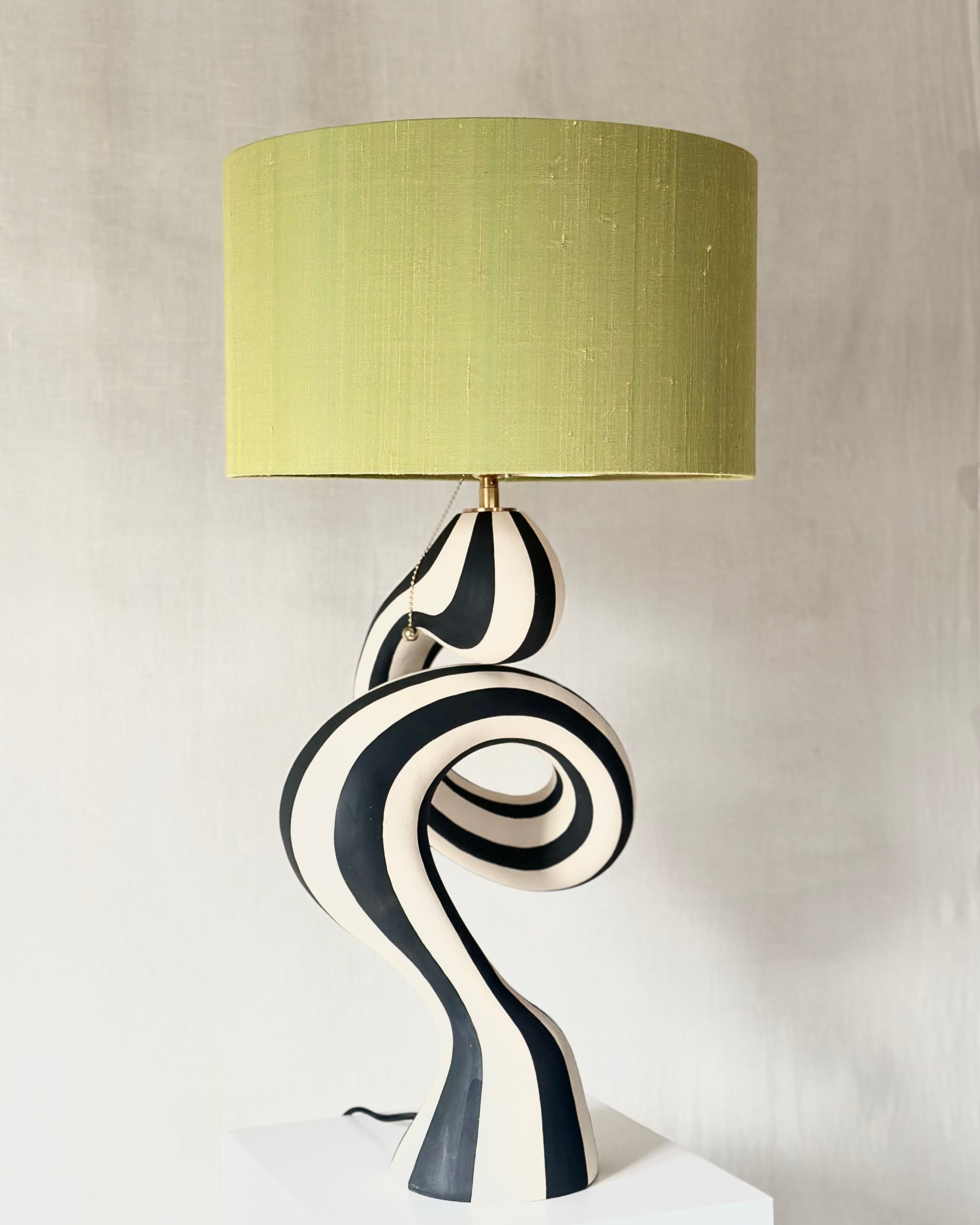 Lampada da tavolo unica - realizzata a mano dall'artista ceramista Jossolini