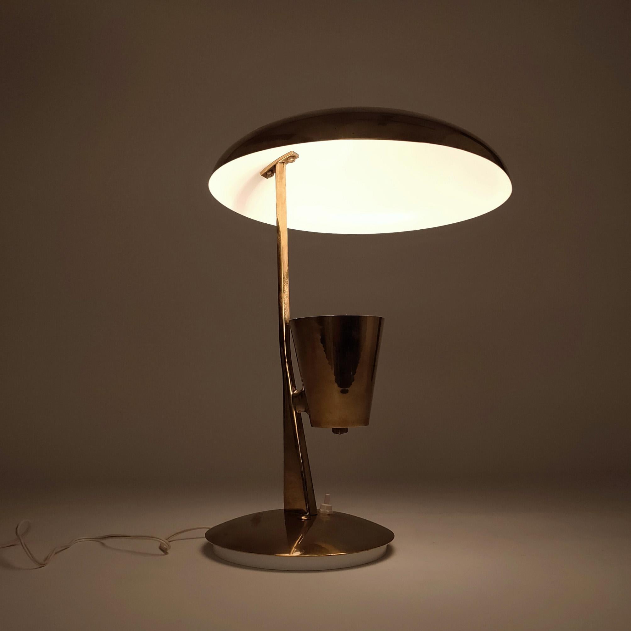Lampada da tavolo unica nello stile di Oscar Torlasco, Italia, anni '50 in vendita 2