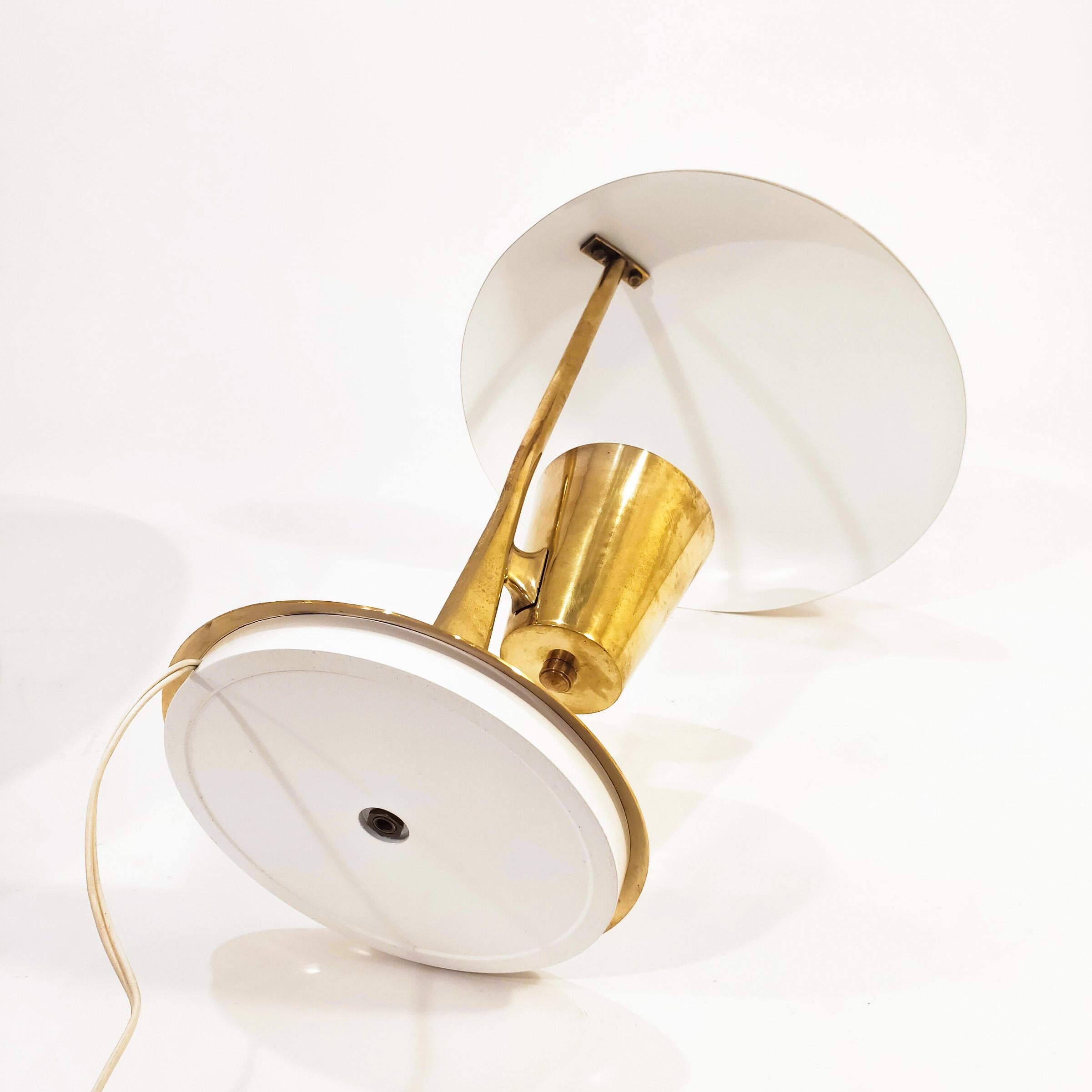 Lampada da tavolo unica nello stile di Oscar Torlasco, Italia, anni '50 in vendita 3