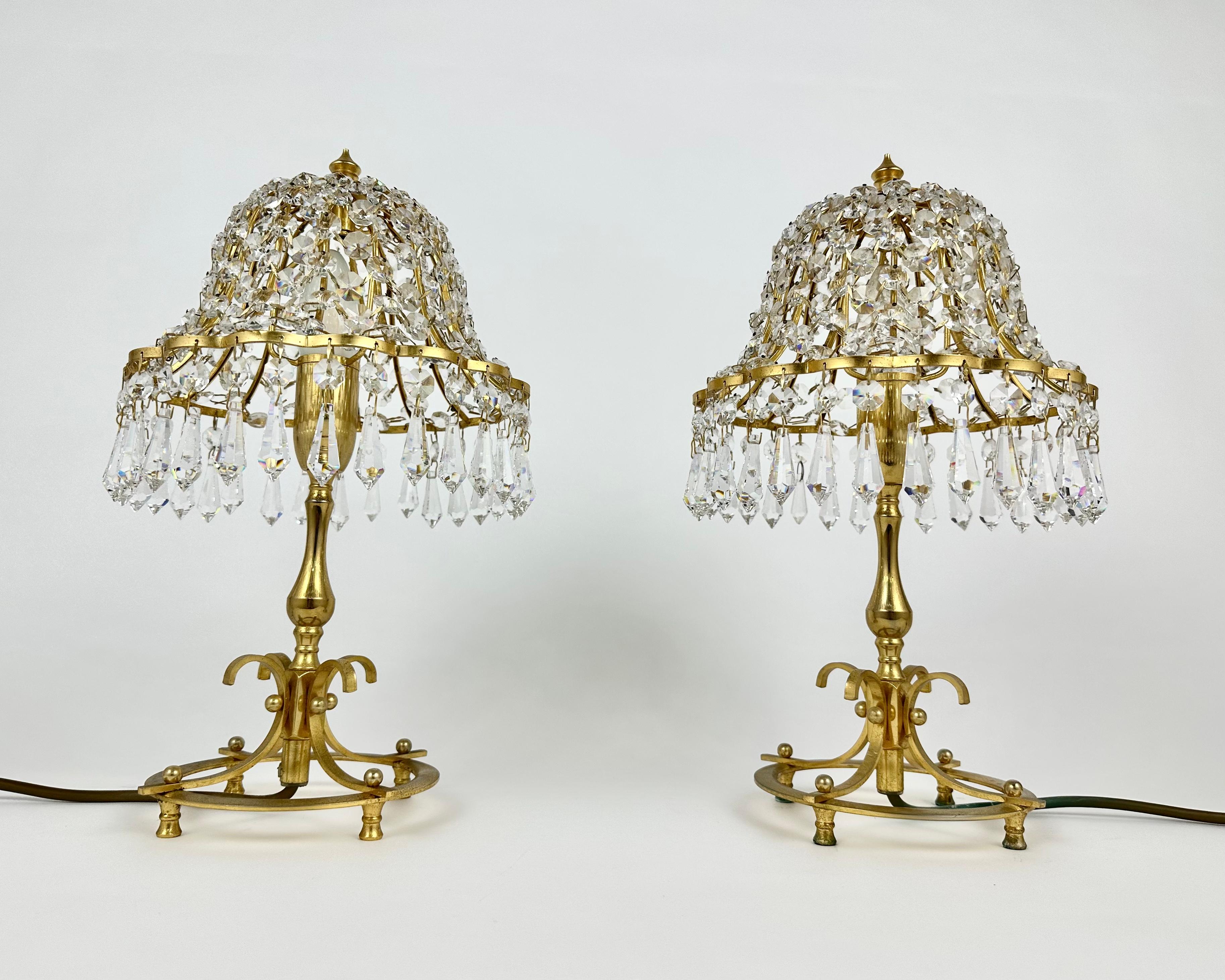 Unique Table Lamps With Lead Crystal Shades France, 1960s In Excellent Condition For Sale In Bastogne, BE