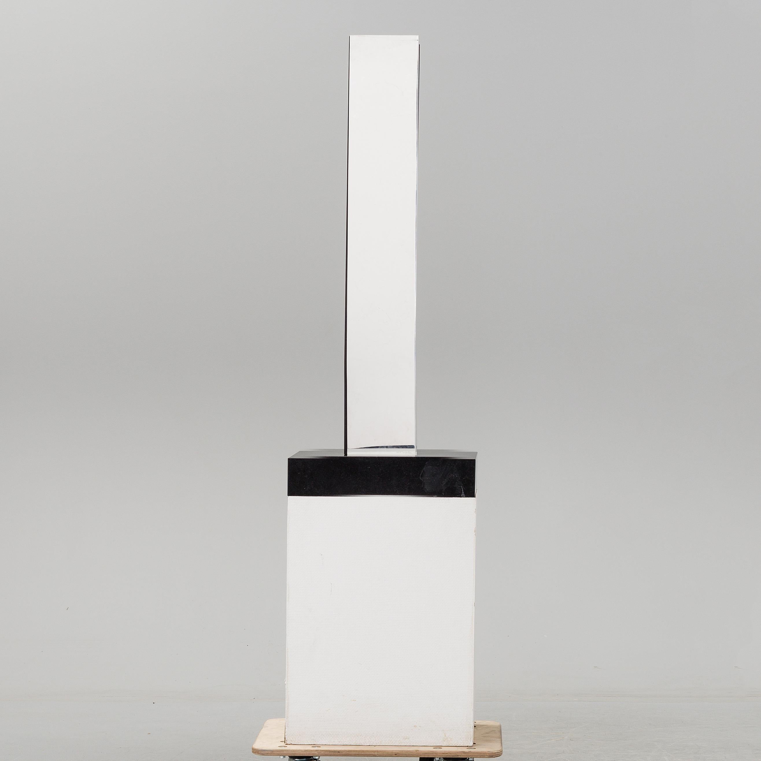Unique Tall Sculpture by Lasse Brander Signed Stone and Glass Sweden In Good Condition For Sale In Paris, FR