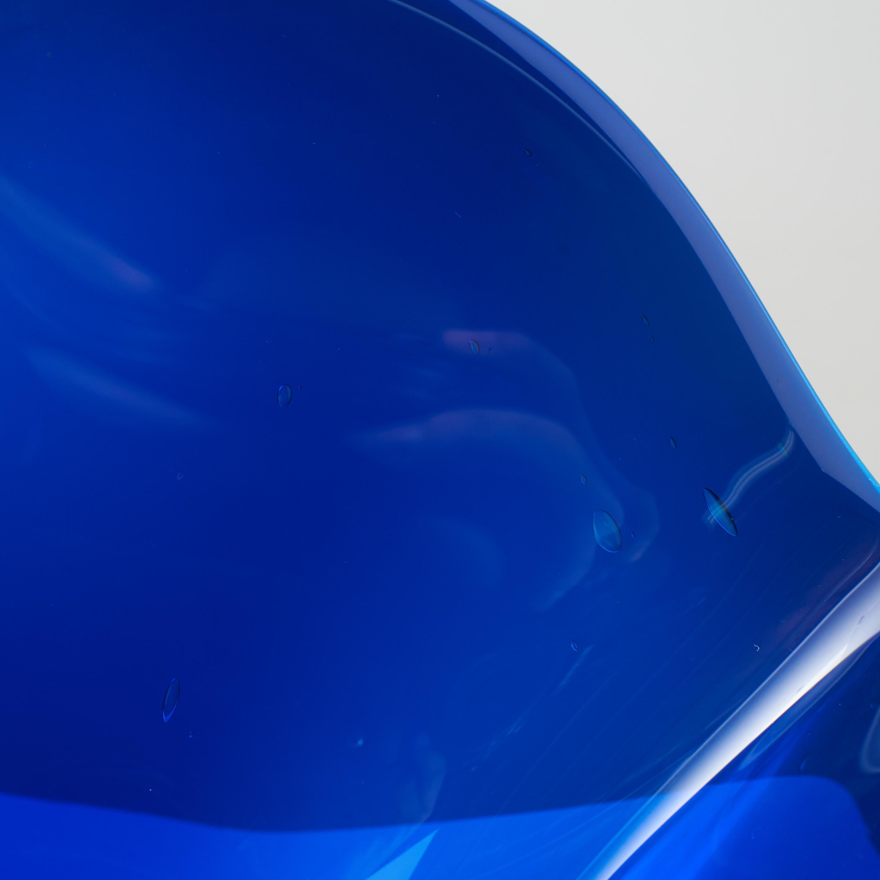 Unique Tornado blue glass bowl by Allan Scharff For Sale 5