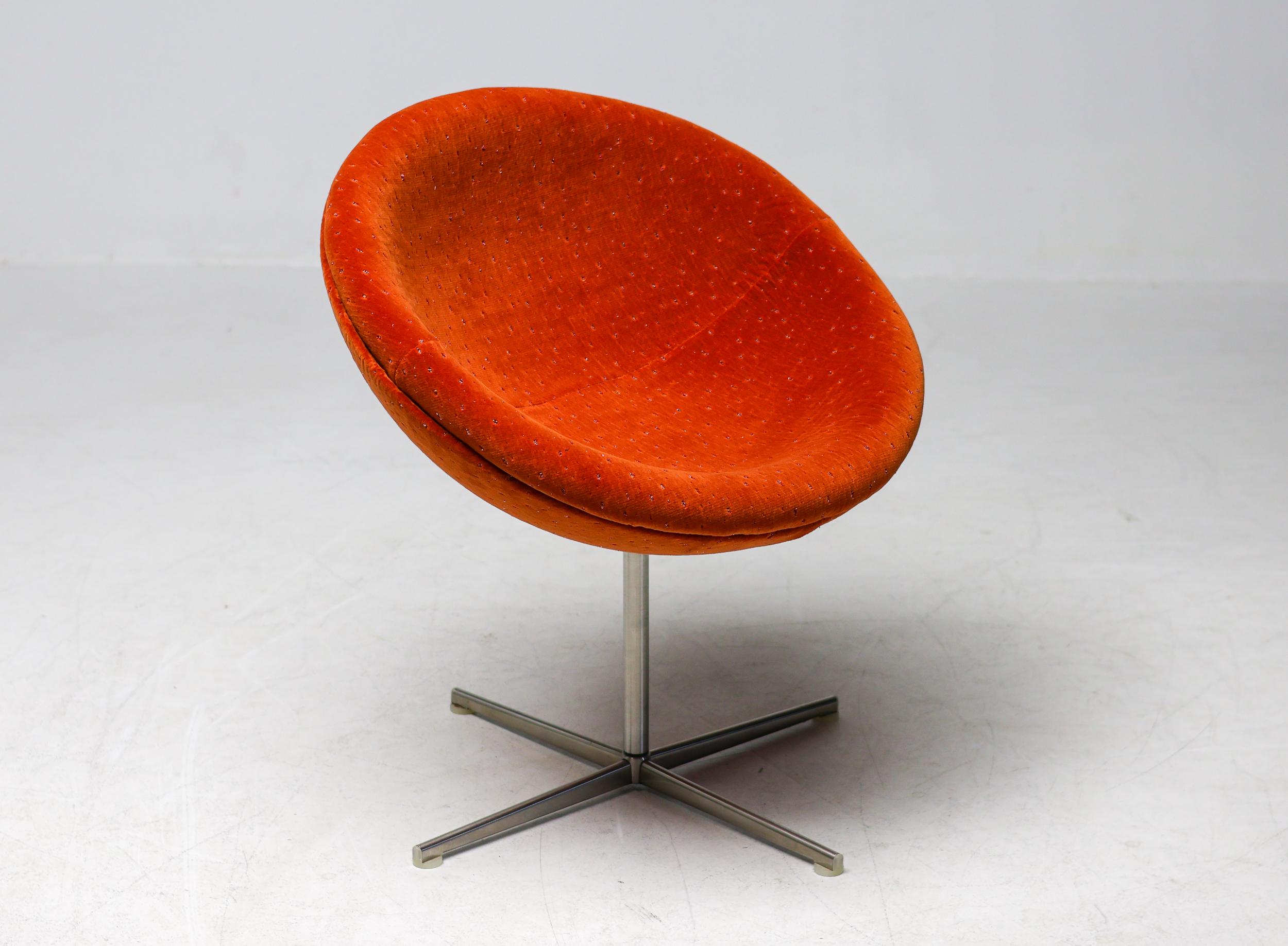 Scandinave moderne Unique Tramontana Jade and Ember Velvet Verner Panton C1 Chairs en vente