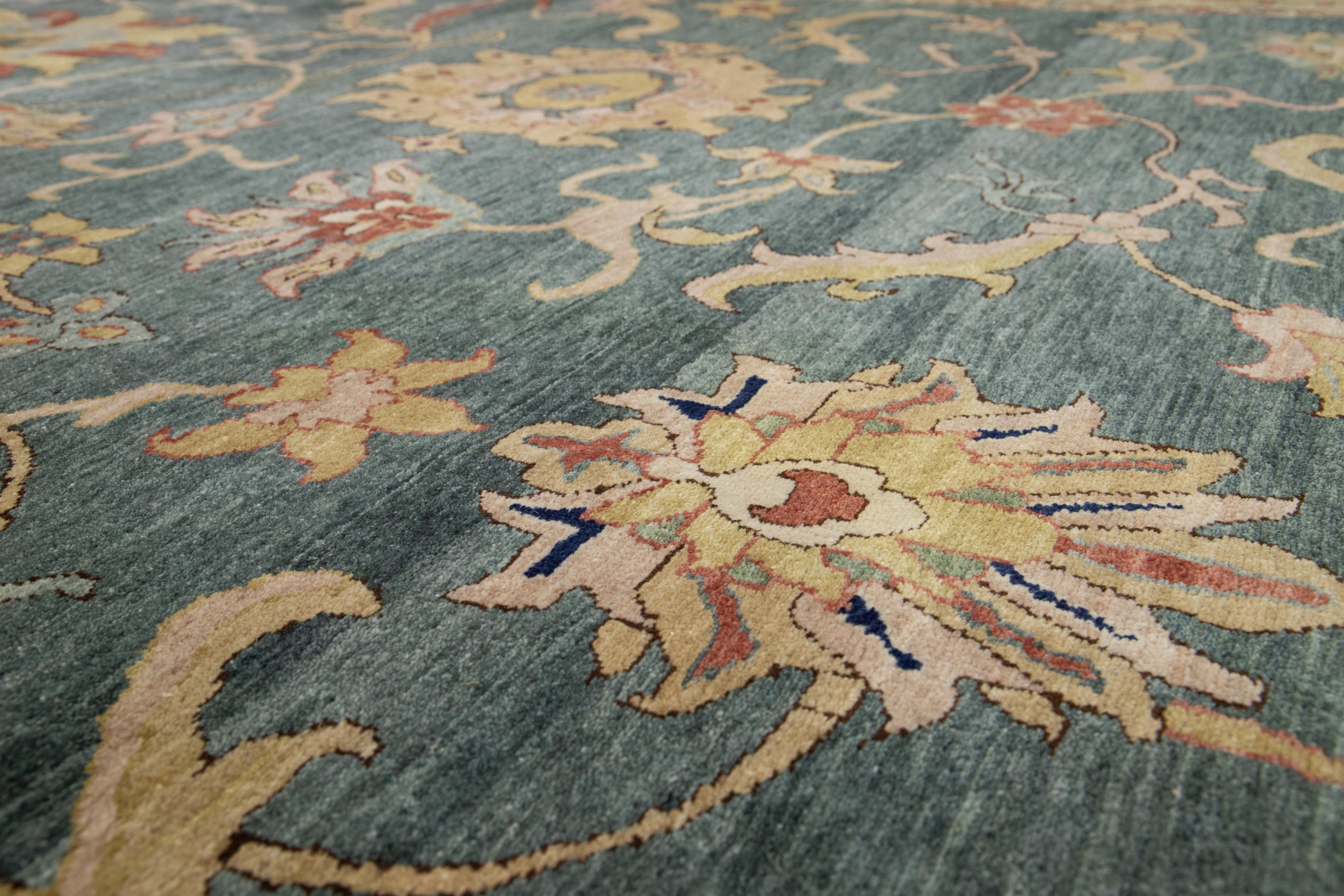 Unico tappeto di transizione egiziano Sultanabad Rugs tessuto a mano in blu. in vendita 9