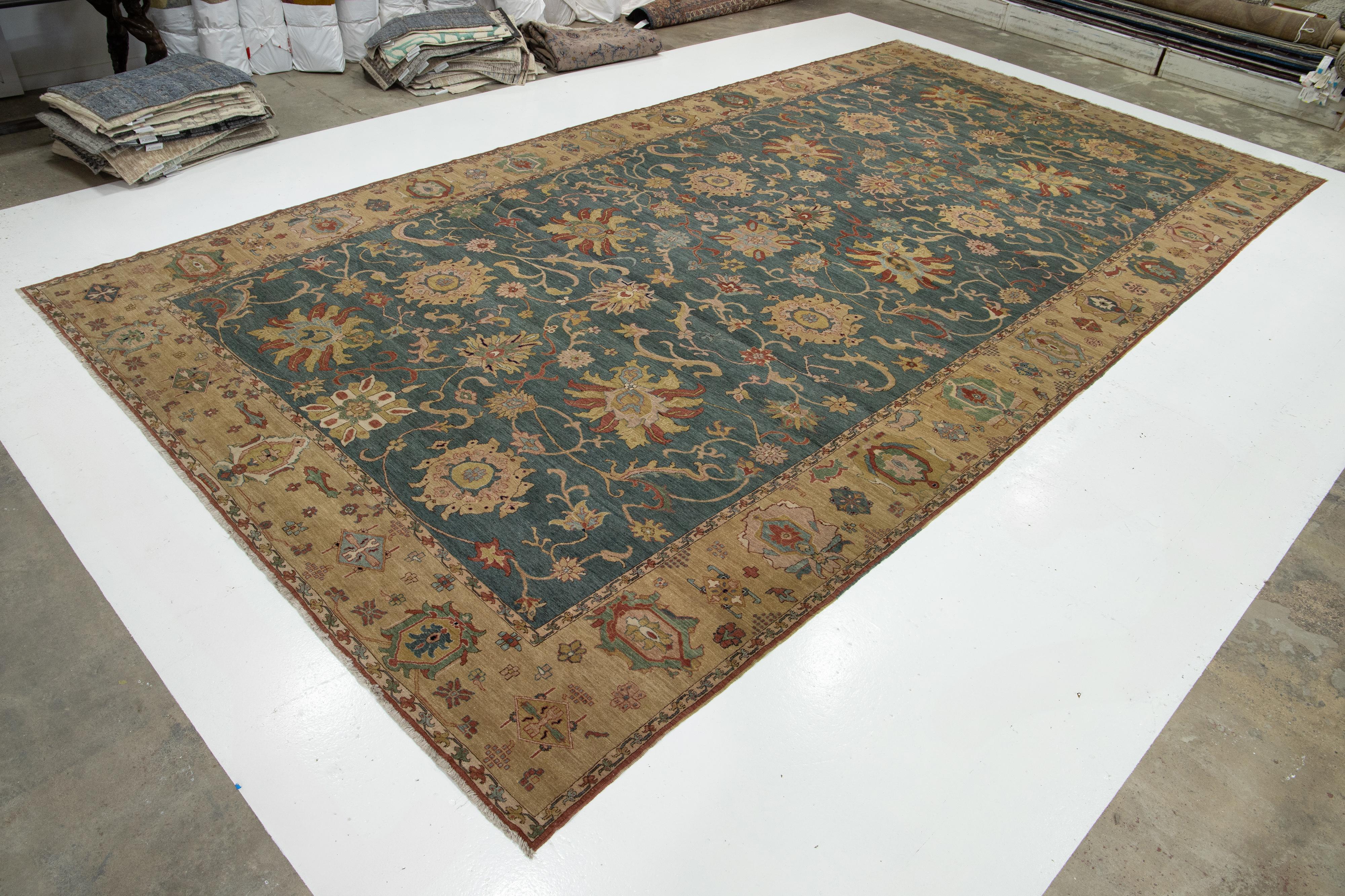 Egizio Unico tappeto di transizione egiziano Sultanabad Rugs tessuto a mano in blu. in vendita