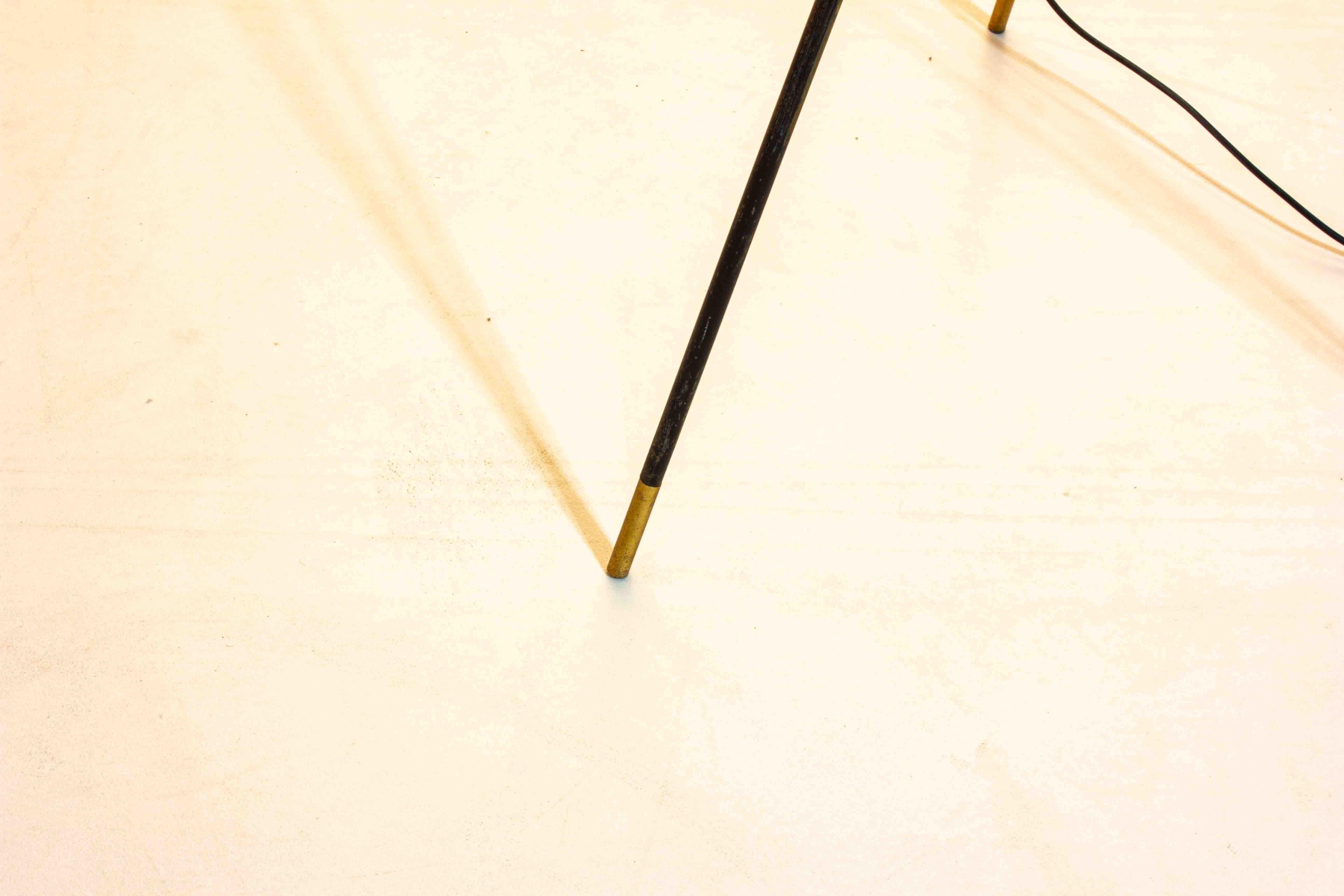 Unique tripod floor lamp by Stilnovo with white shades, Italy 1960s For Sale 5