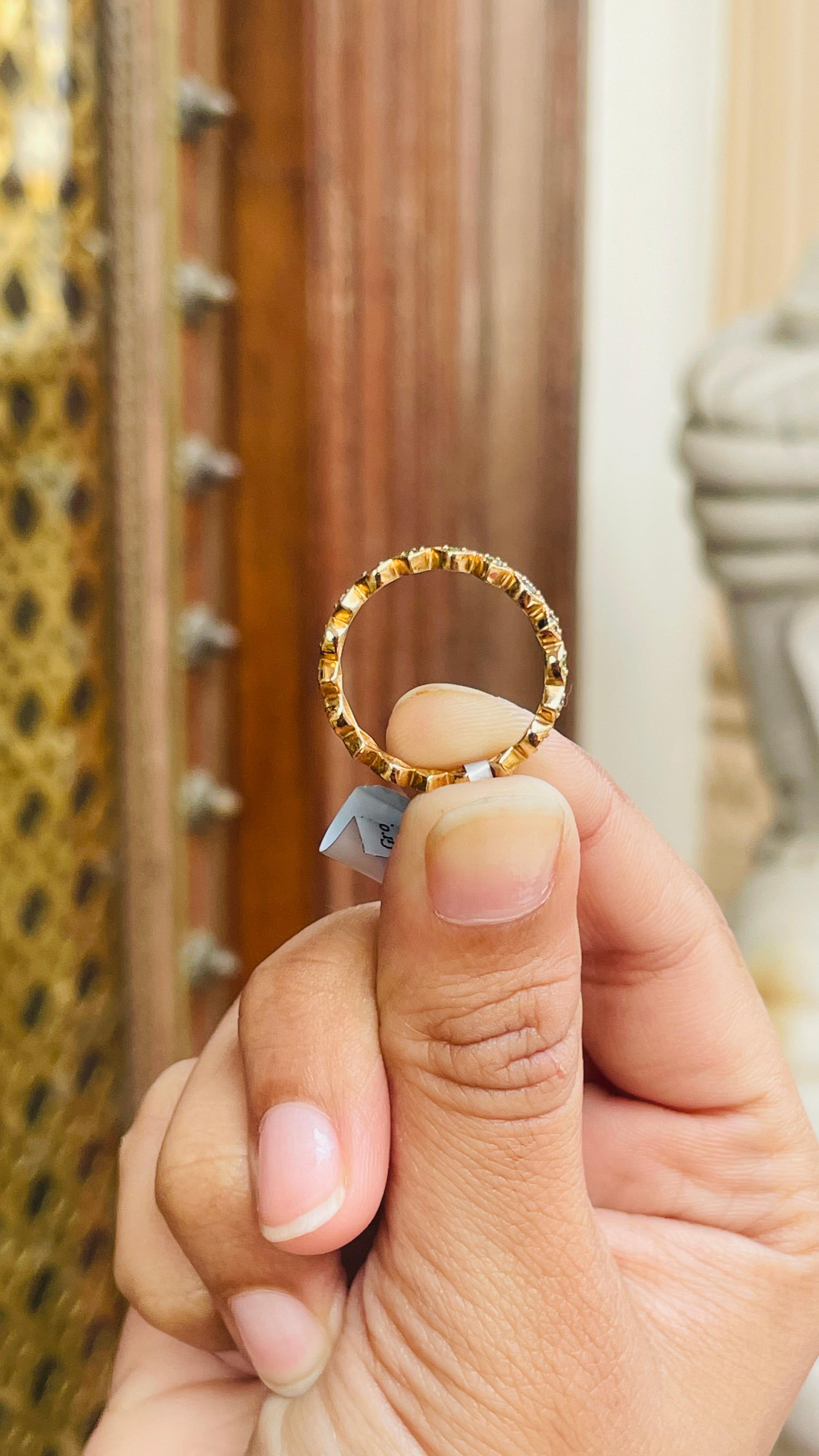 En vente :  Bague d'éternité empilable en or jaune massif 18 carats avec tsavorite unique 5