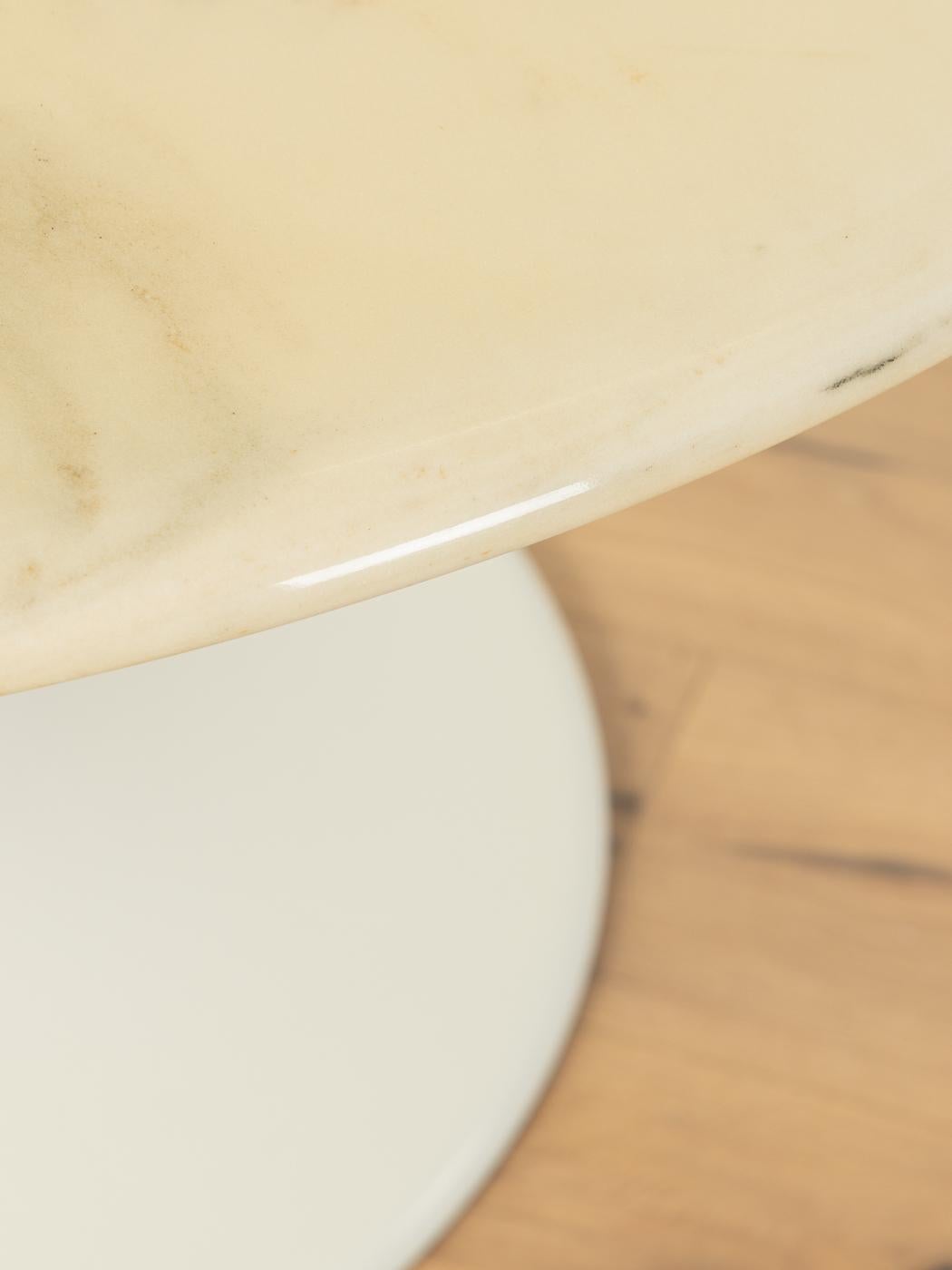 Unique Tulip dining table, Lübke 5