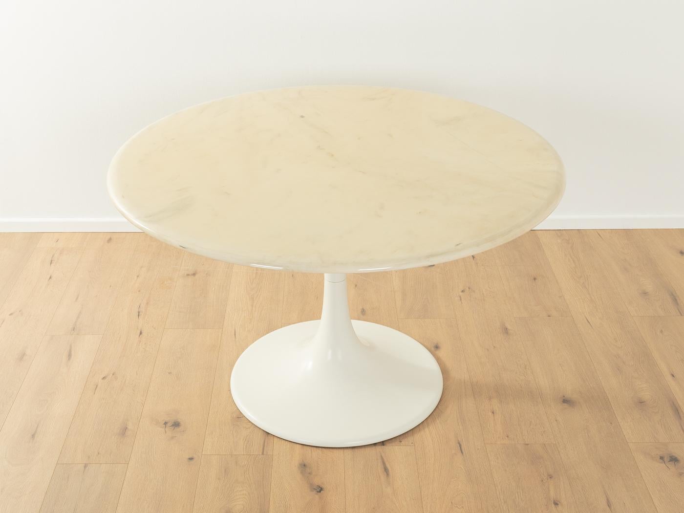 Aluminum Unique Tulip dining table, Lübke