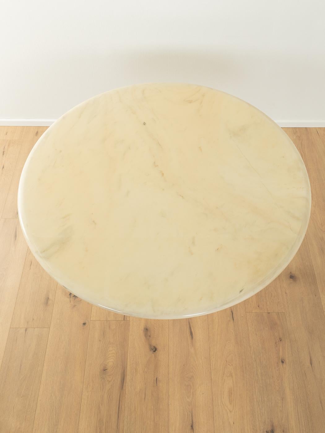 Unique Tulip dining table, Lübke 2