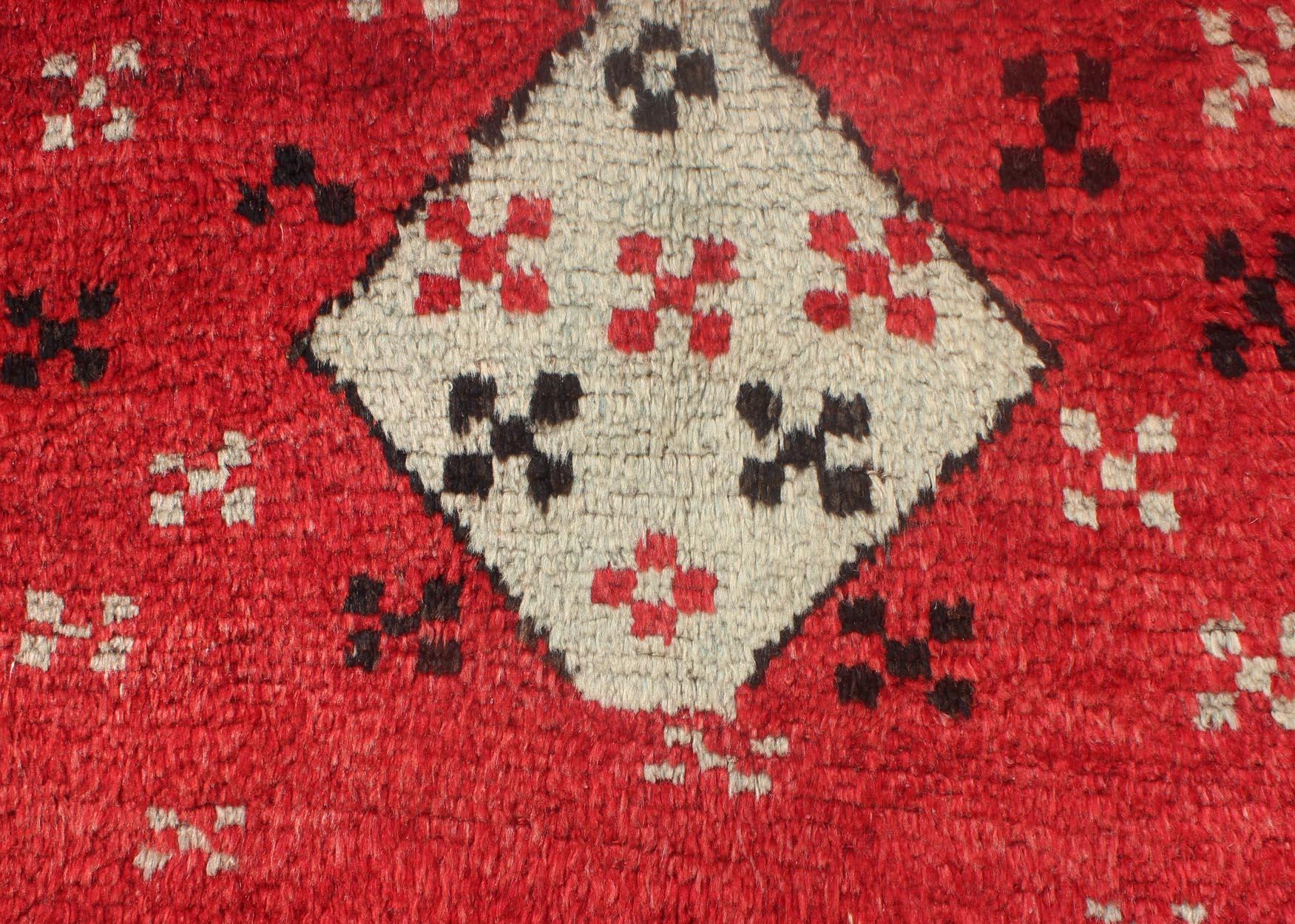 Unique Turkish Tulu Rug with Cream Medallions Red Background Chocolate Border For Sale 3