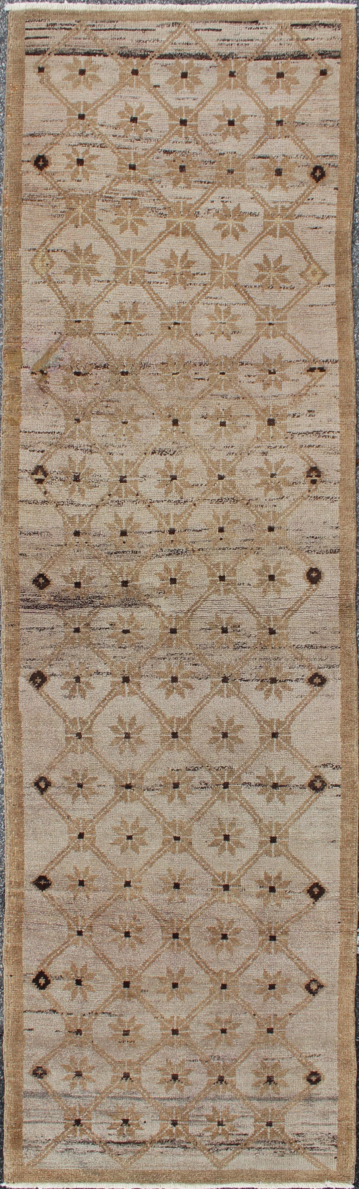 Traves de Mesa Turco Vintage Único con Diseño de Celosía en Topo, Crema y Caqui en venta 1