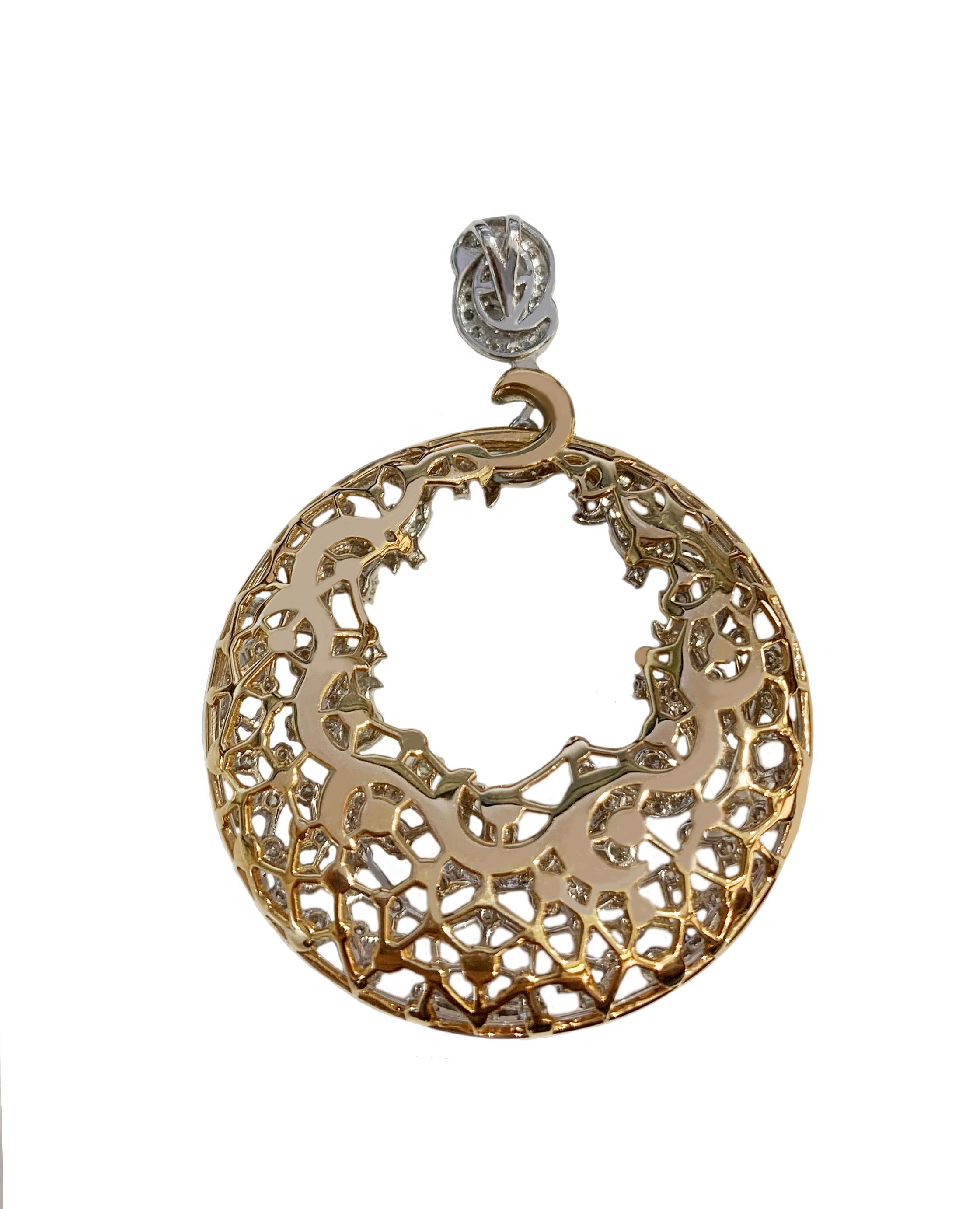 Unique Two Tone Gold Pendant with Diamonds In New Condition For Sale In New York, NY