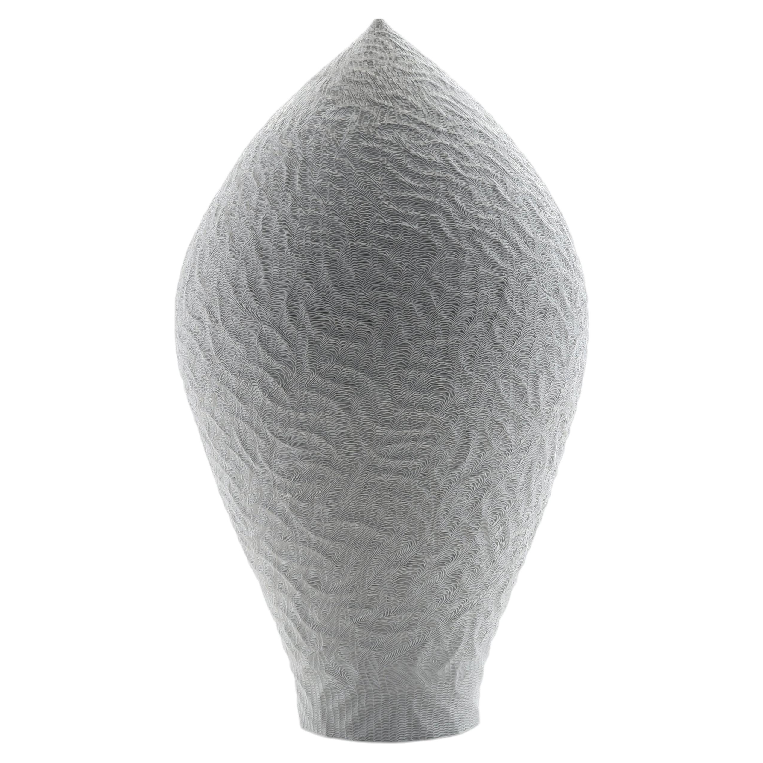 Vasija única de porcelana blanca tallada a mano Untitled 3, de Lee Jong Min