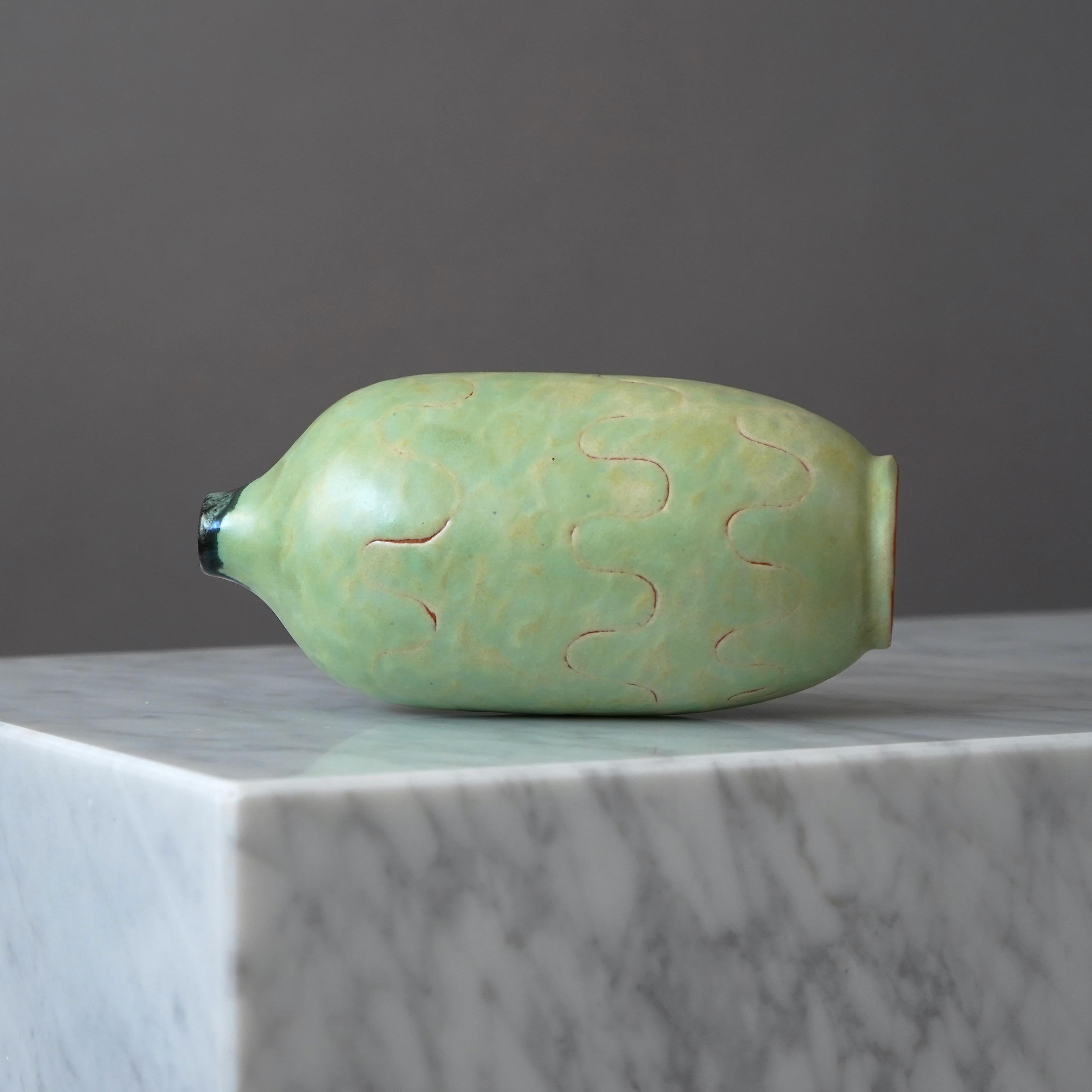 Vase unique d'Anna-Lisa Thomson. Upsala Ekeby, Suède, années 1940 en vente 2
