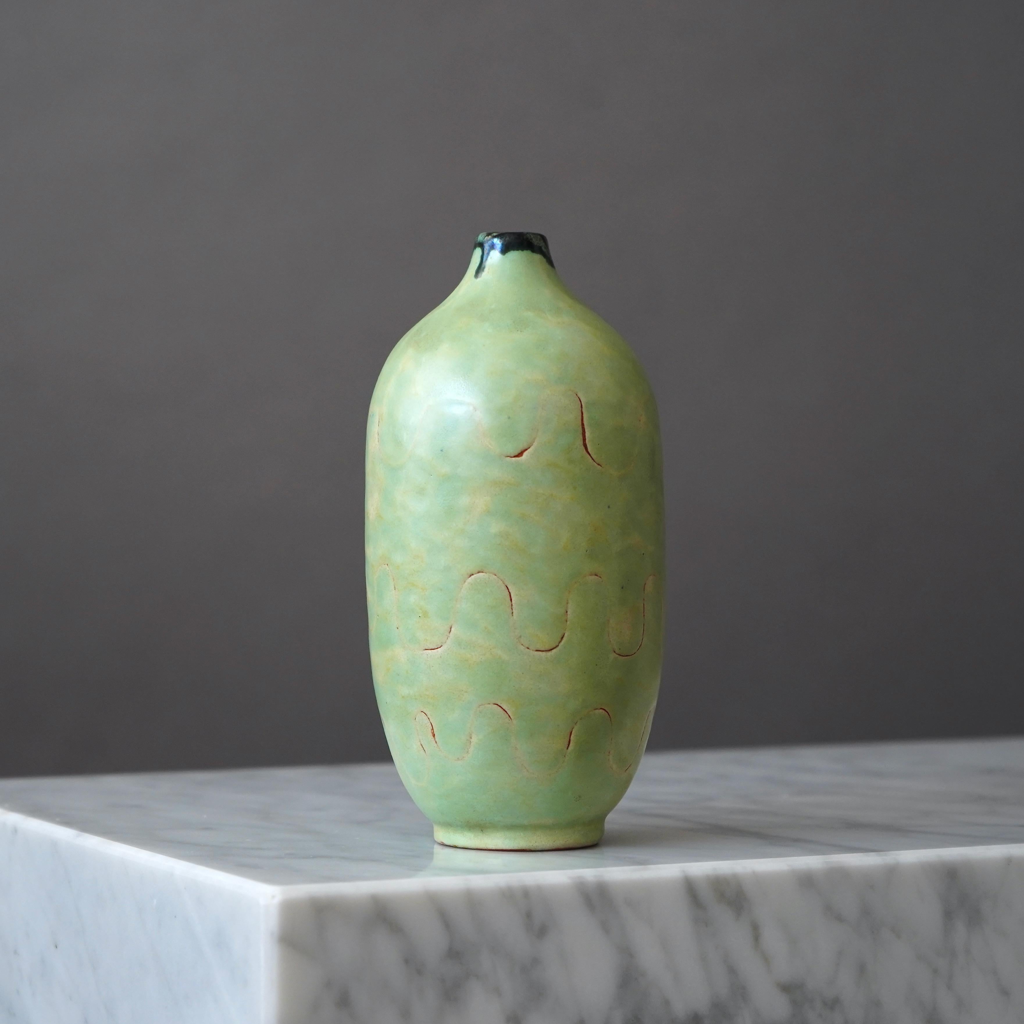 Vase unique d'Anna-Lisa Thomson. Upsala Ekeby, Suède, années 1940 en vente 1