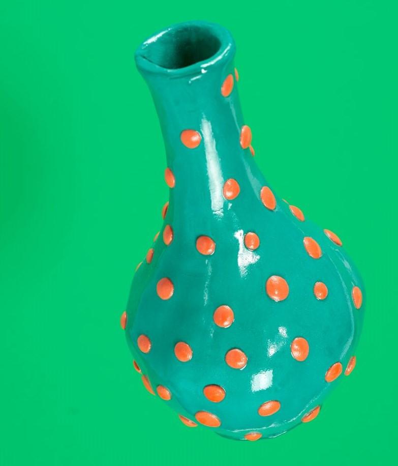 Unique vase made in 89 minutes by Minute Manufacturing
Dimensions: D 18 x H 20 cm
Materials: Waste materials
Such as cardboard tubes, plastic boxes, leather, clay

Minute Manufacturing is a production system that makes objects by the minute.