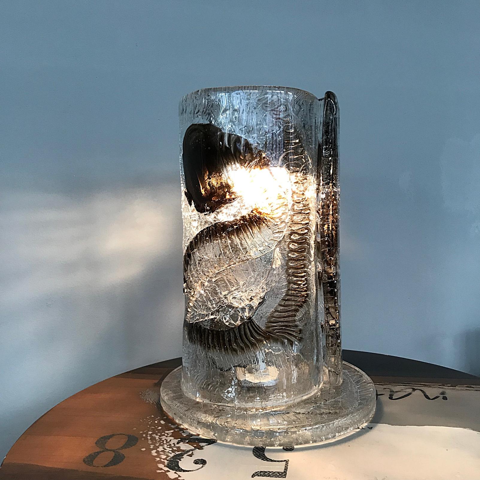 Ère spatiale Lampe de bureau unique en verre d'art de Murano fumé Venini, 1970, Italie en vente
