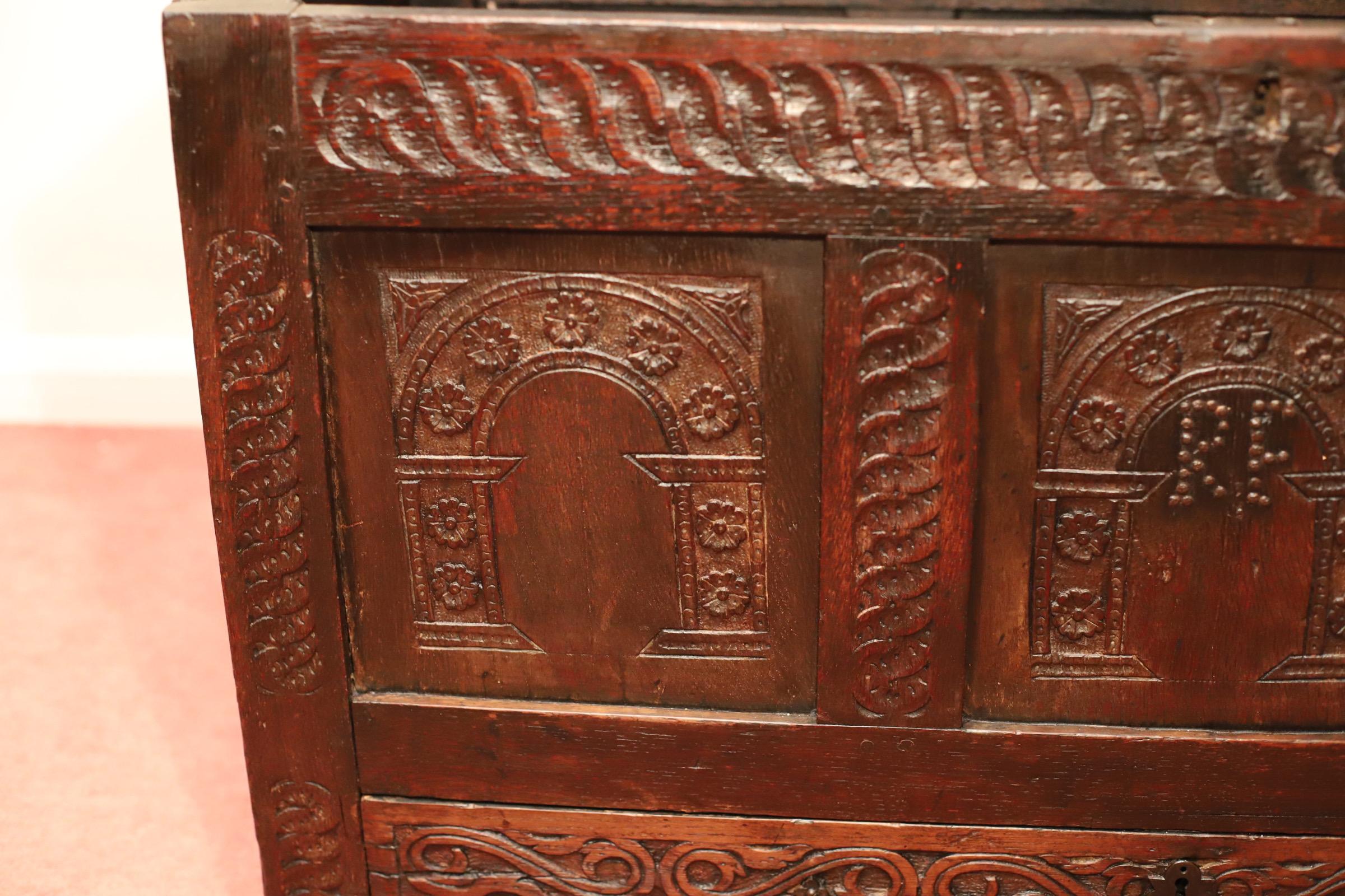 Unique Victorian Carved Oak Mule Chest Made  by Hewetson, Milner & Thexton  For Sale 6