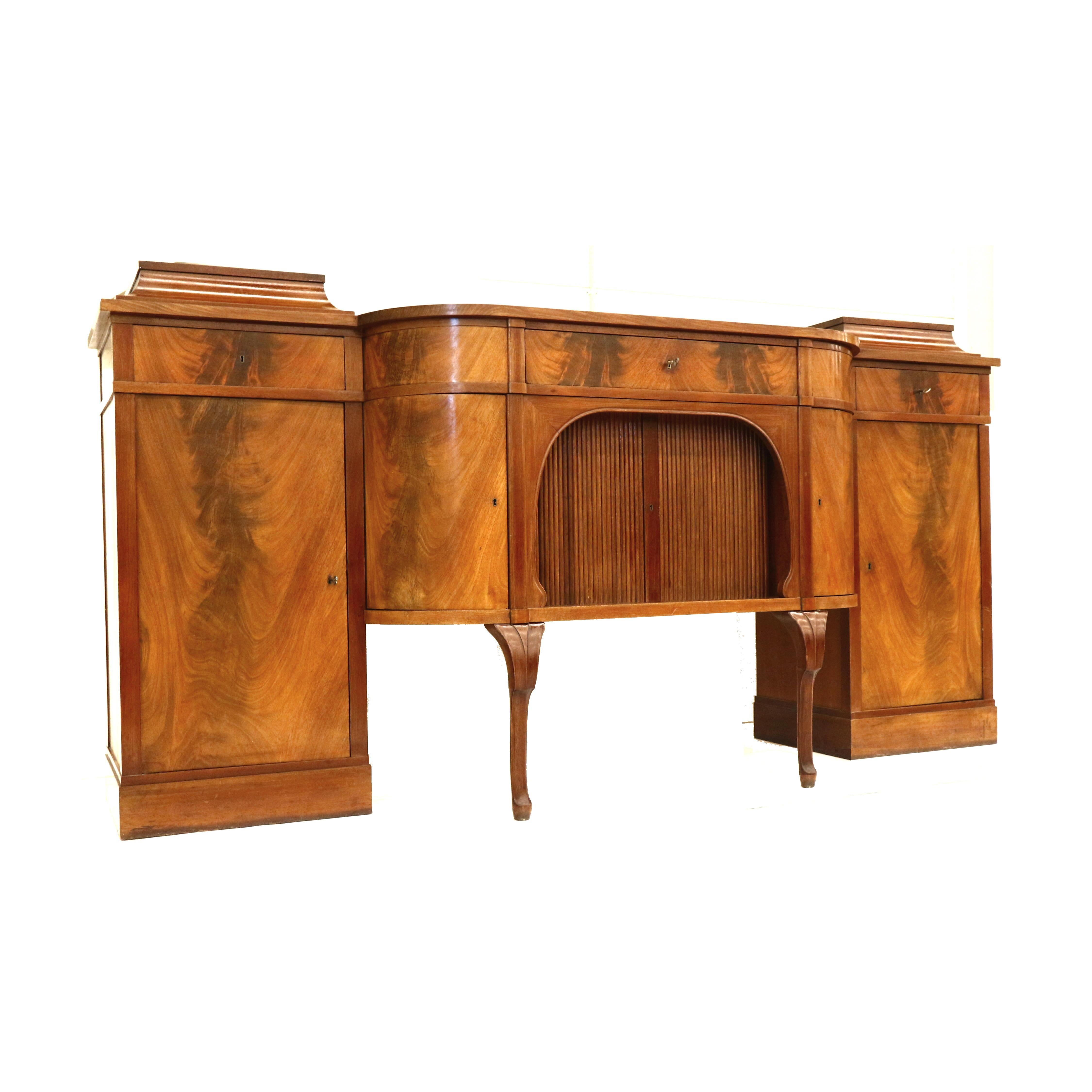 Unique Victorian flamed sideboard from the 19th century For Sale 8