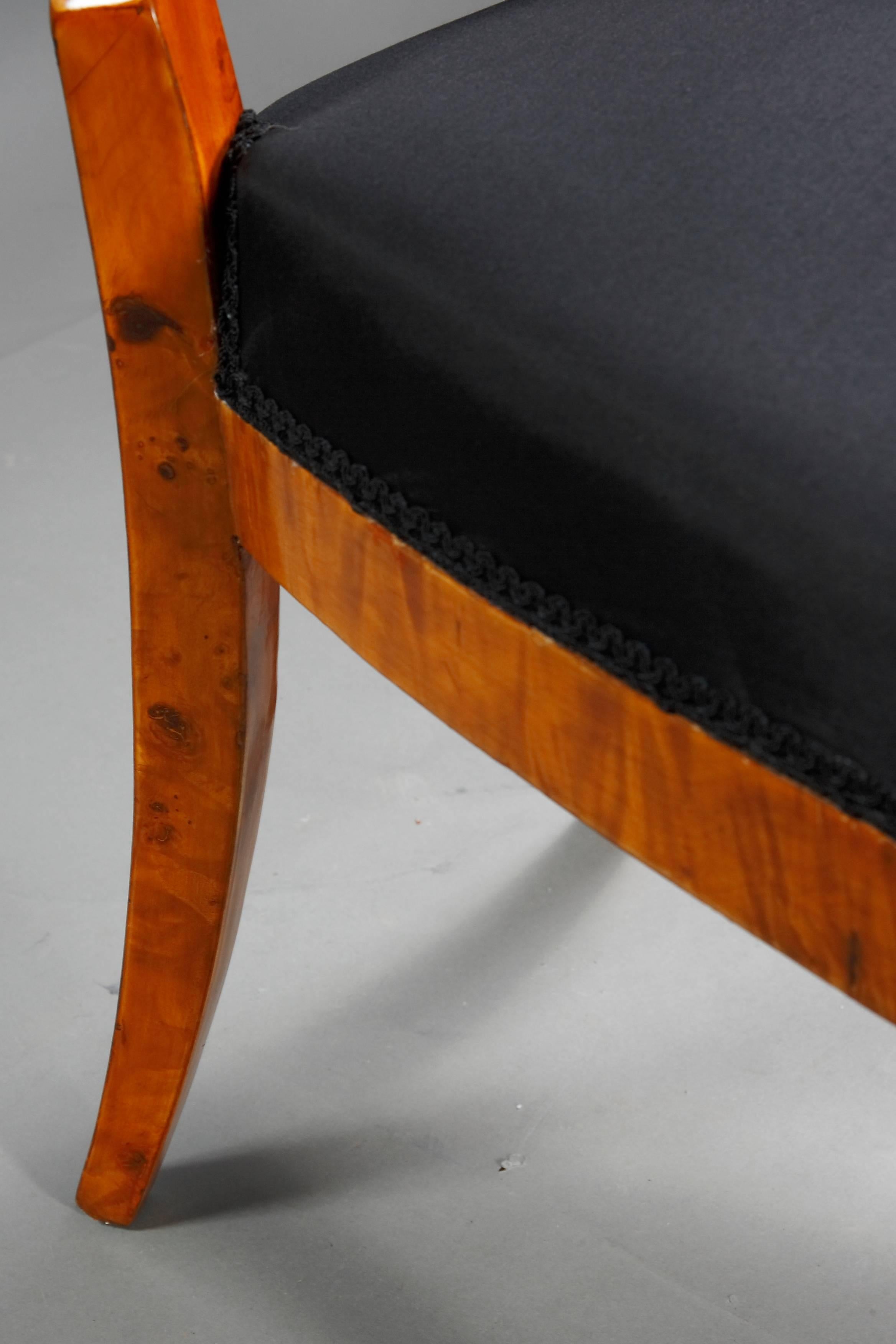 Unique Viennese Chair in antique Biedermeier Style maple veneer In Good Condition In Berlin, DE