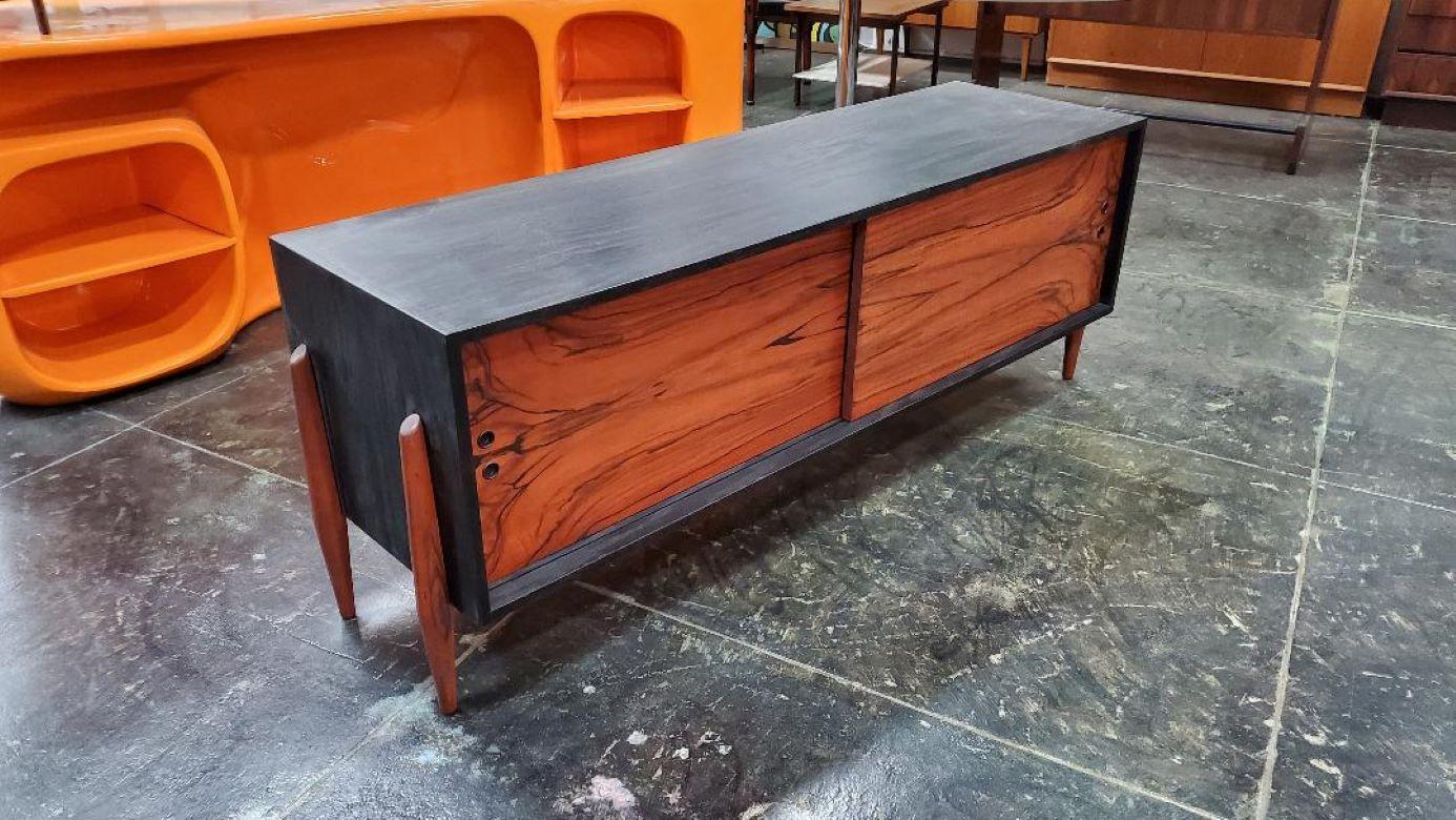 Unique Vintage 1960s Rosewood And Black Credenza / Cabinet With Slide Doors In Good Condition For Sale In Monrovia, CA