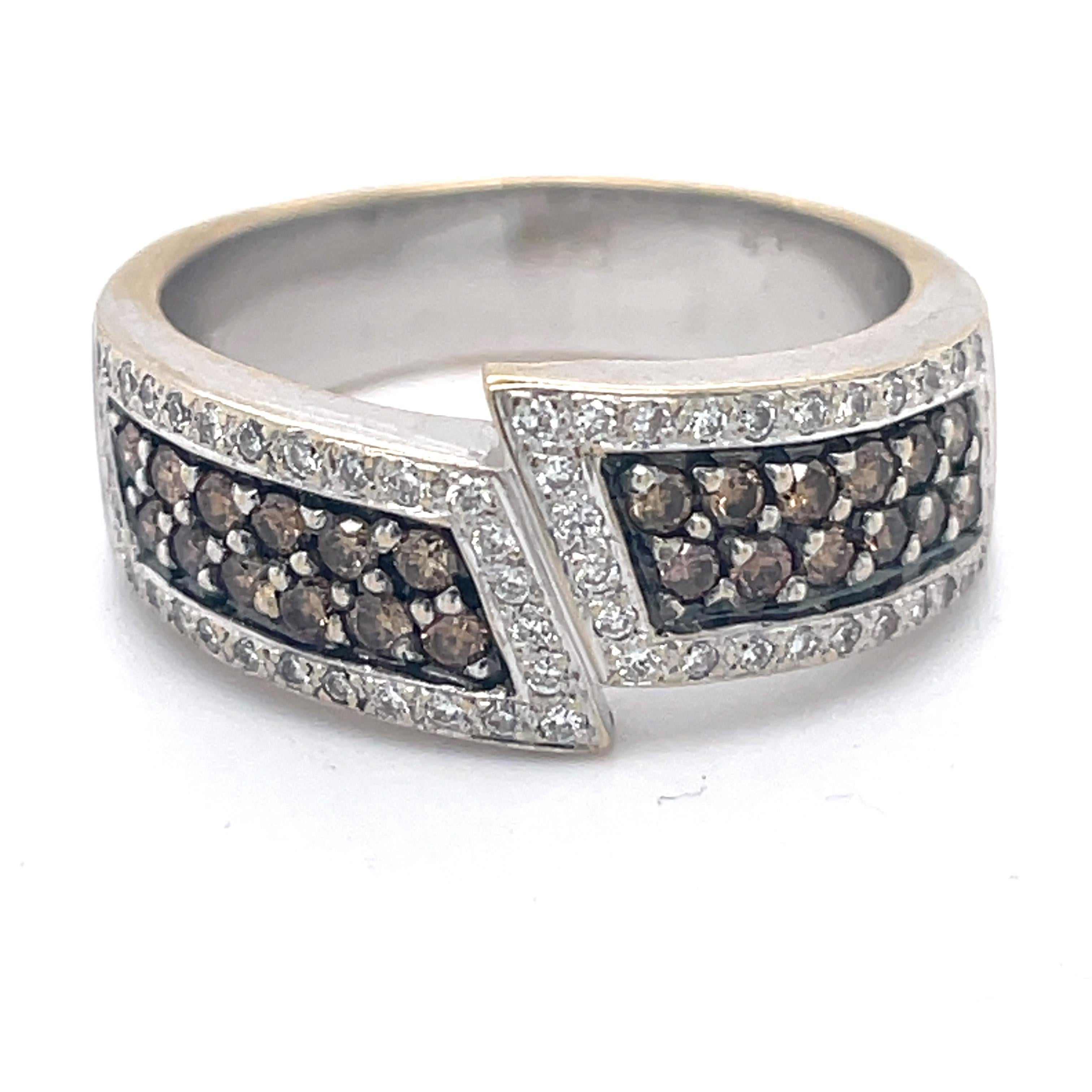 unique Vintage brown diamonds ring, 18k White Gold ring, Champaign diamonds ring

Jewelry Material: White Gold 18k (the gold has been tested by a professional)
Total Carat Weight: 0.75ct (Approx.)
Total Metal Weight:6.9 g
Size:6.5 US

Grading