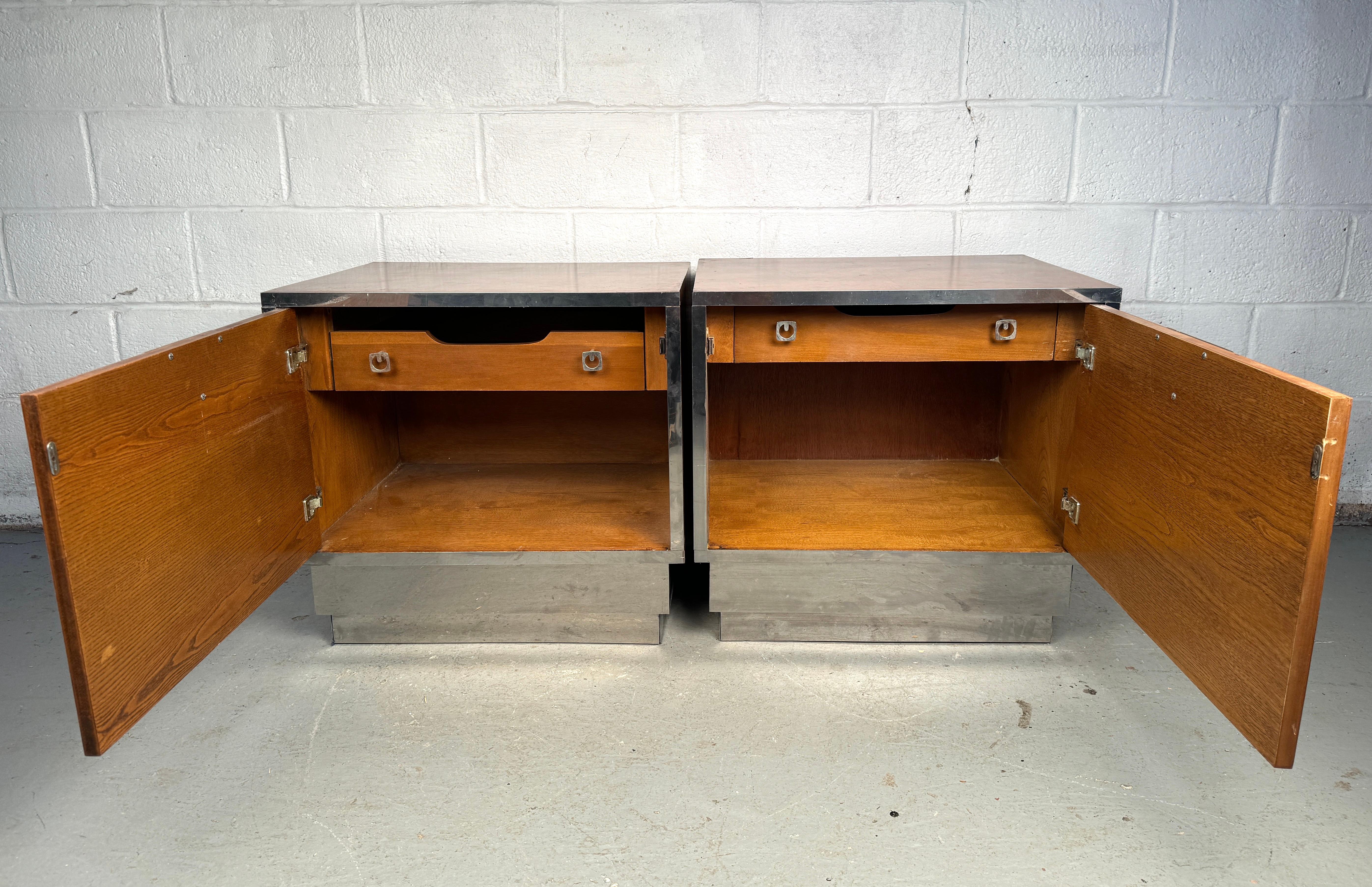 Unique Vintage Burl and Metal Nightstands For Sale 2
