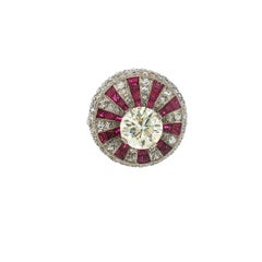 Bague unique vintage, concave, sertie de diamants et de rubis en calibre, motif « sunburst »