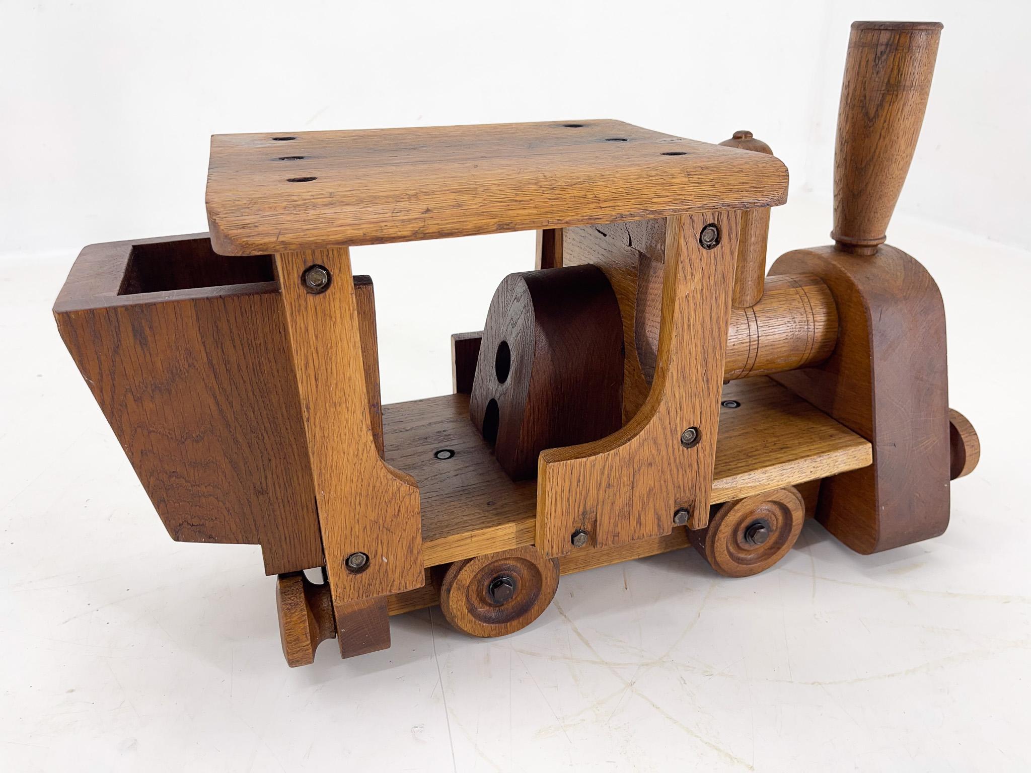 Unique Vintage Handcrafted Oak Wood Stool in Shape of Locomotive, 1950s In Good Condition For Sale In Praha, CZ