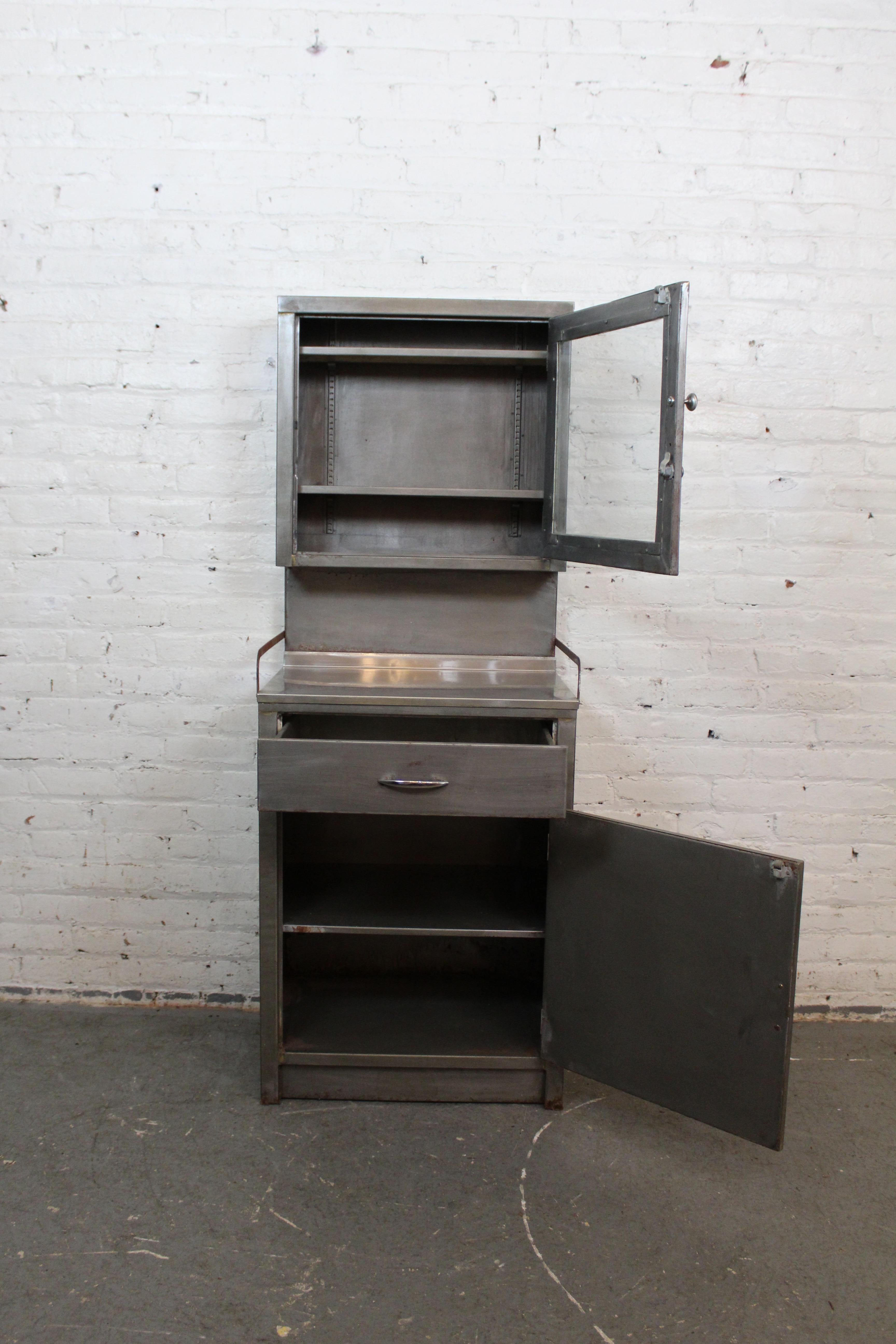 Américain Huche industrielle vintage unique en vente