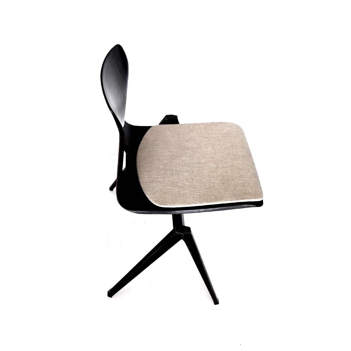 Mid-Century Modern Unique vintage industrial Pagholz plywood school chair from Galvanitas S22 For Sale