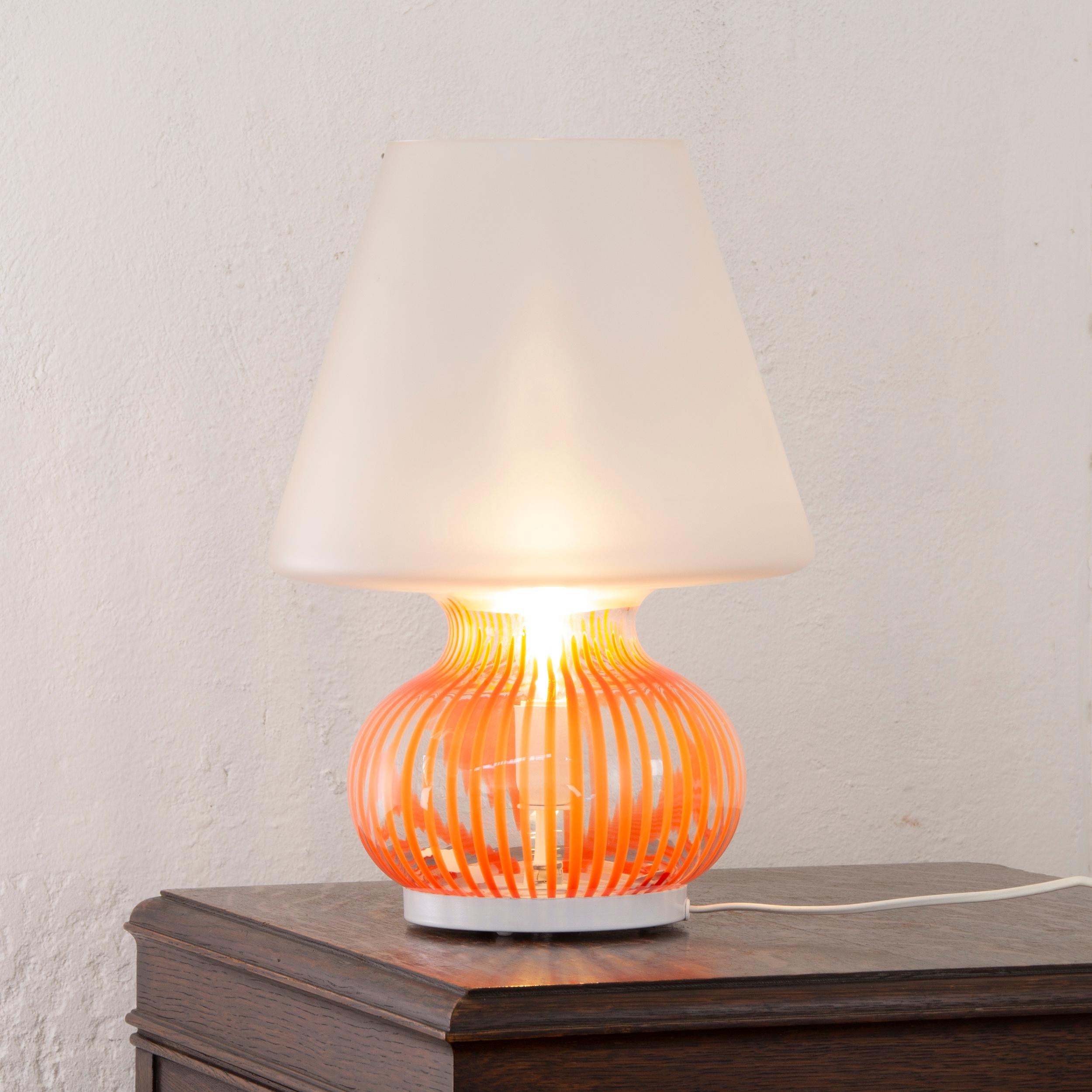 Unique Vintage italian design mushroom lamp, frost white orange Murano glass 70s en venta 4