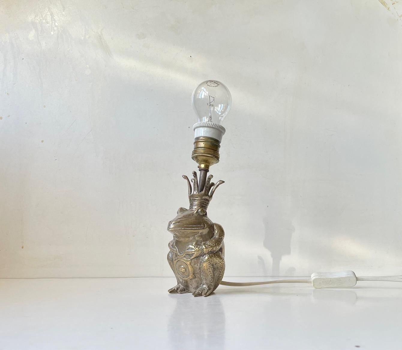 Laiton Lampe de bureau vintage unique King Toad en laiton en vente