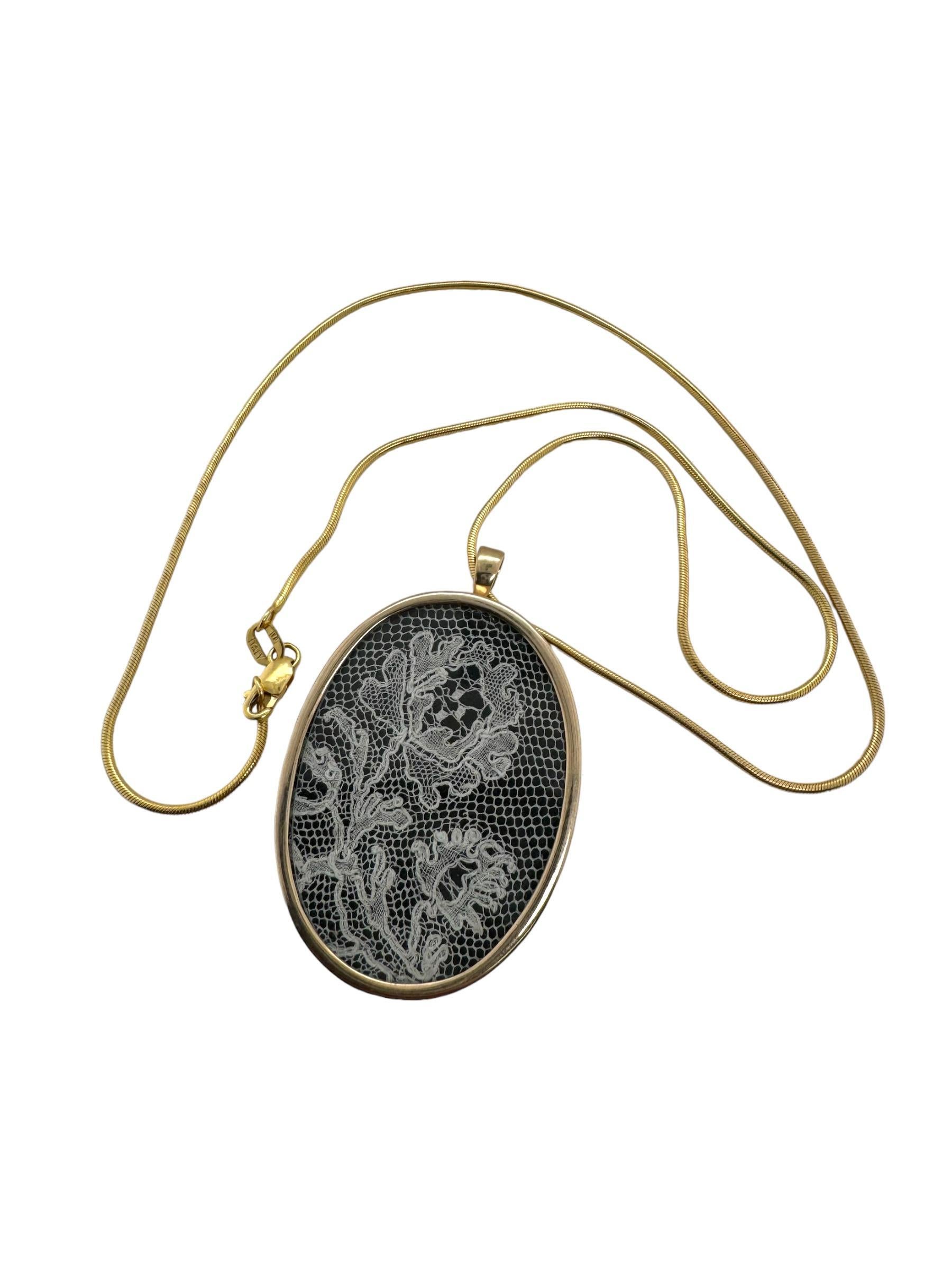 Unique Vintage Lace Pendant Necklace Yellow Gold In Good Condition For Sale In Montgomery, AL
