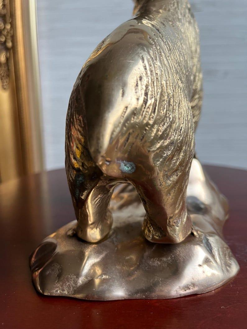 20ième siècle Figurine d'ours en laiton massif gravée, vintage en vente