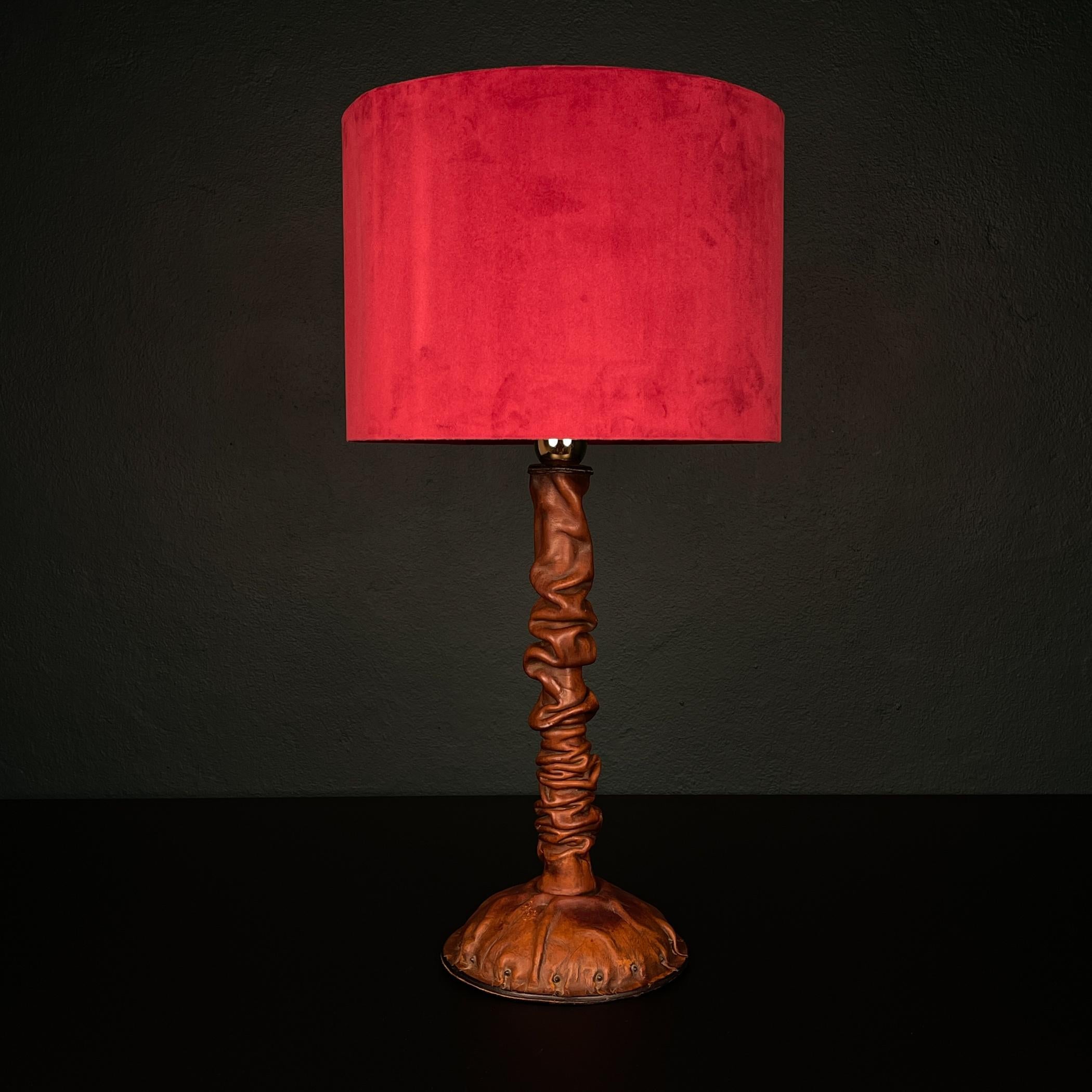 Unique vintage leather table lamp, Italy 1950s en venta 5
