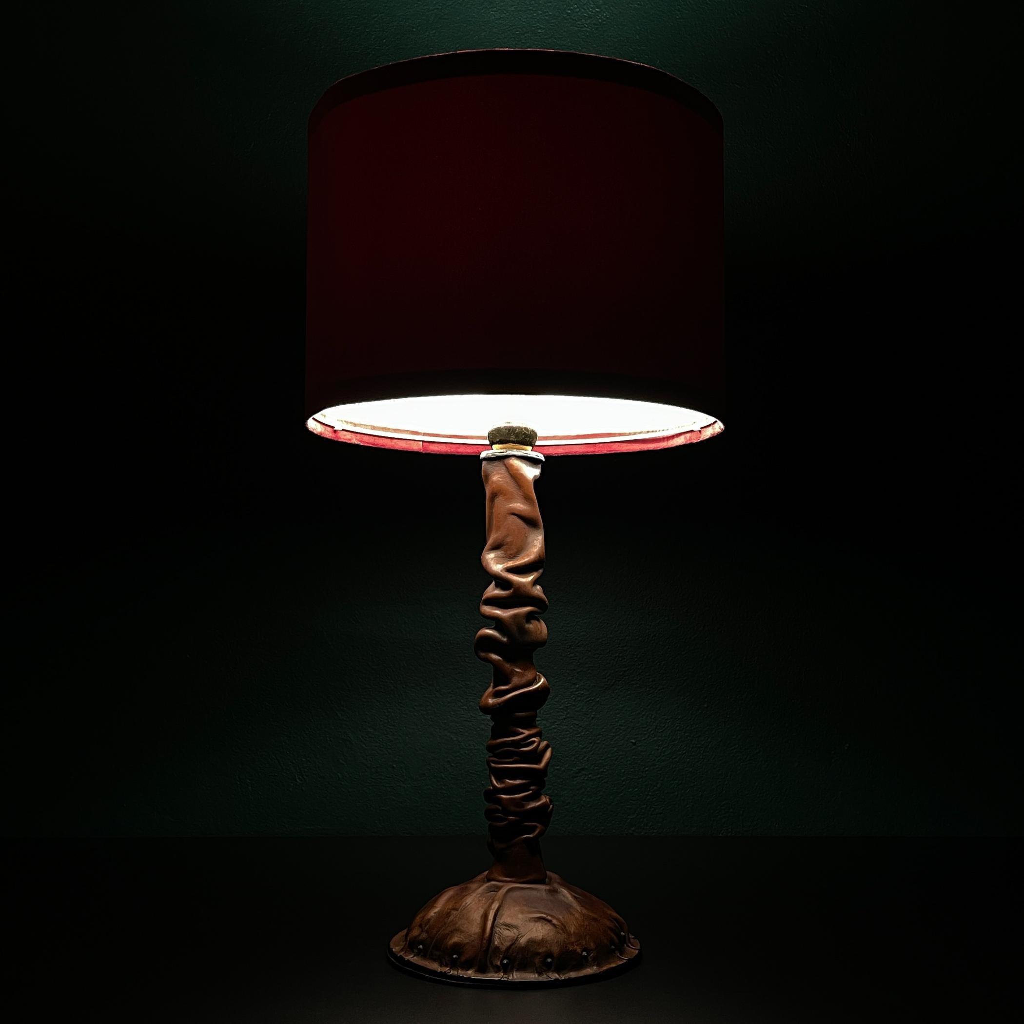 Unique vintage leather table lamp, Italy 1950s en Bueno estado para la venta en Miklavž Pri Taboru, SI