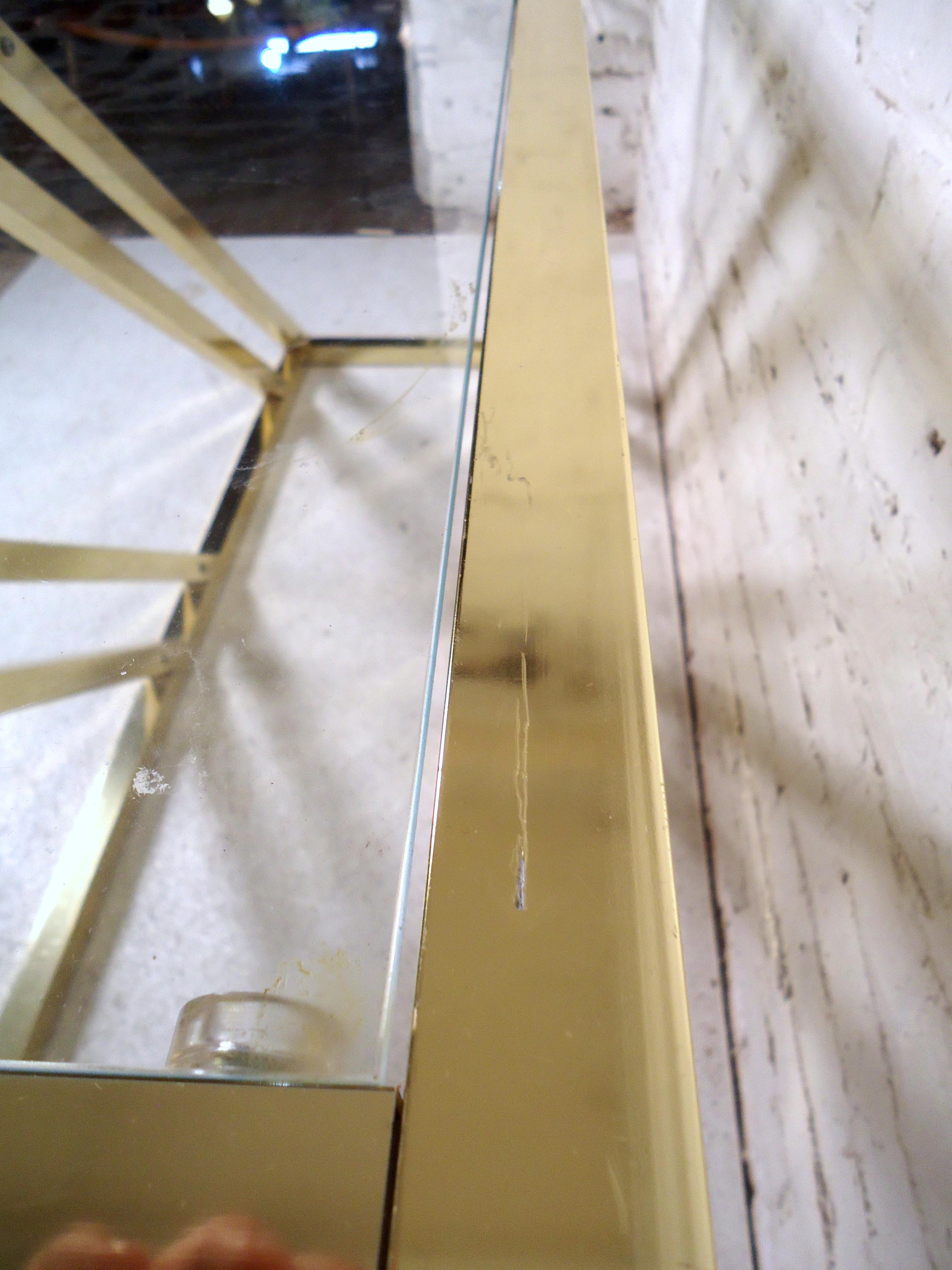 Verre Console moderne unique en laiton en vente