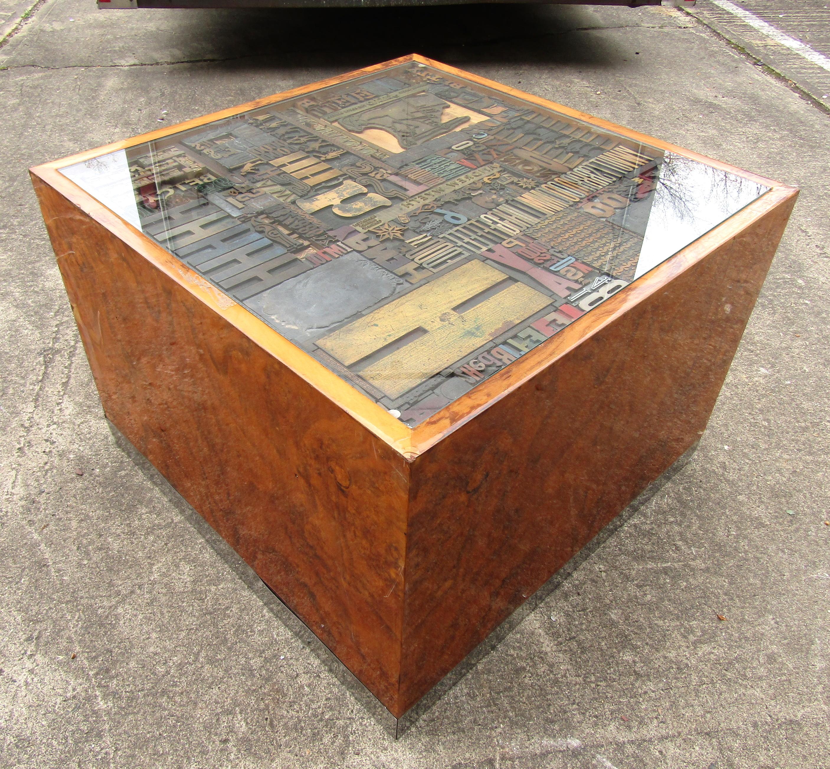 Mid-Century Modern Unique Vintage Modern Coffee Table For Sale